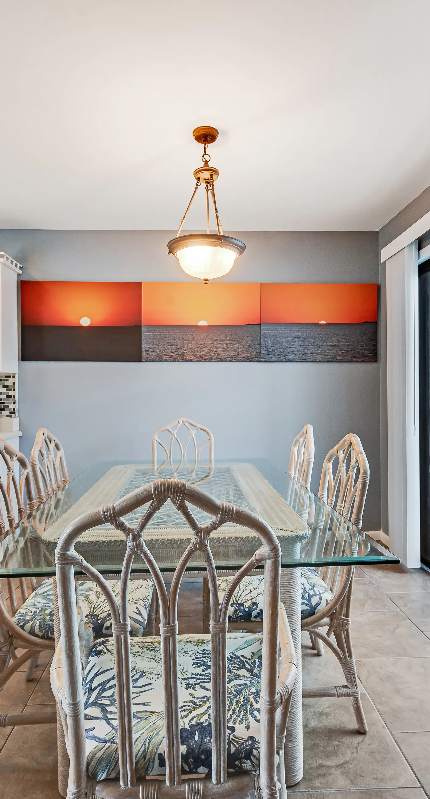 Comfortable Condo at a Beachfront Complex w AC, WiFi, Balconies & Shared Pool