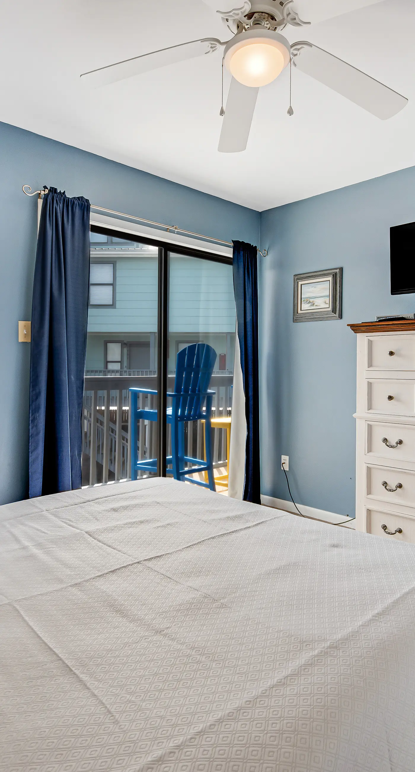 Comfortable Condo at a Beachfront Complex w AC, WiFi, Balconies & Shared Pool