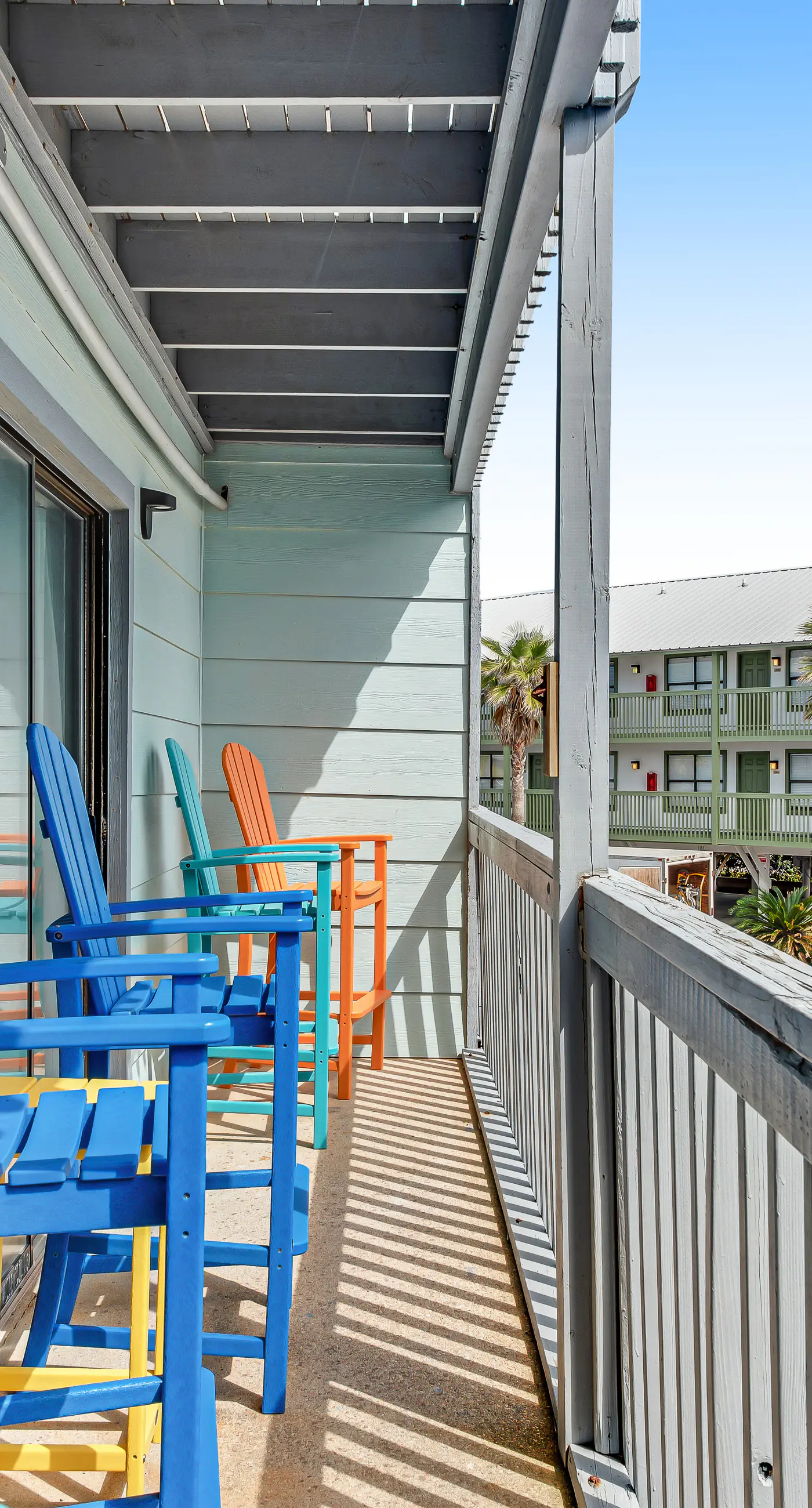 Comfortable Condo at a Beachfront Complex w AC, WiFi, Balconies & Shared Pool