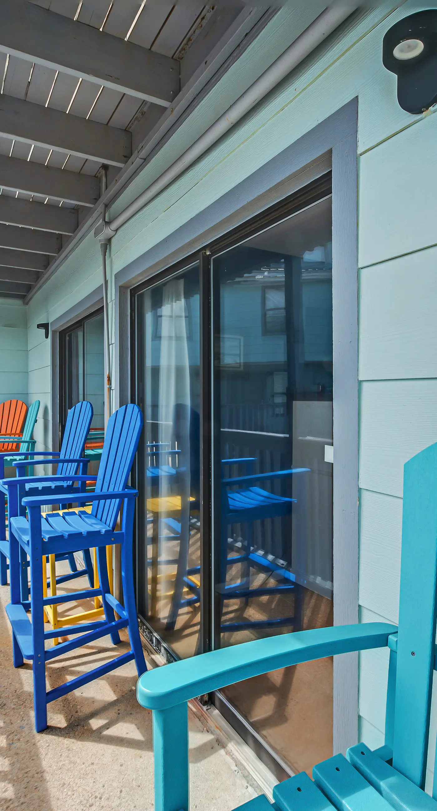 Comfortable Condo at a Beachfront Complex w AC, WiFi, Balconies & Shared Pool