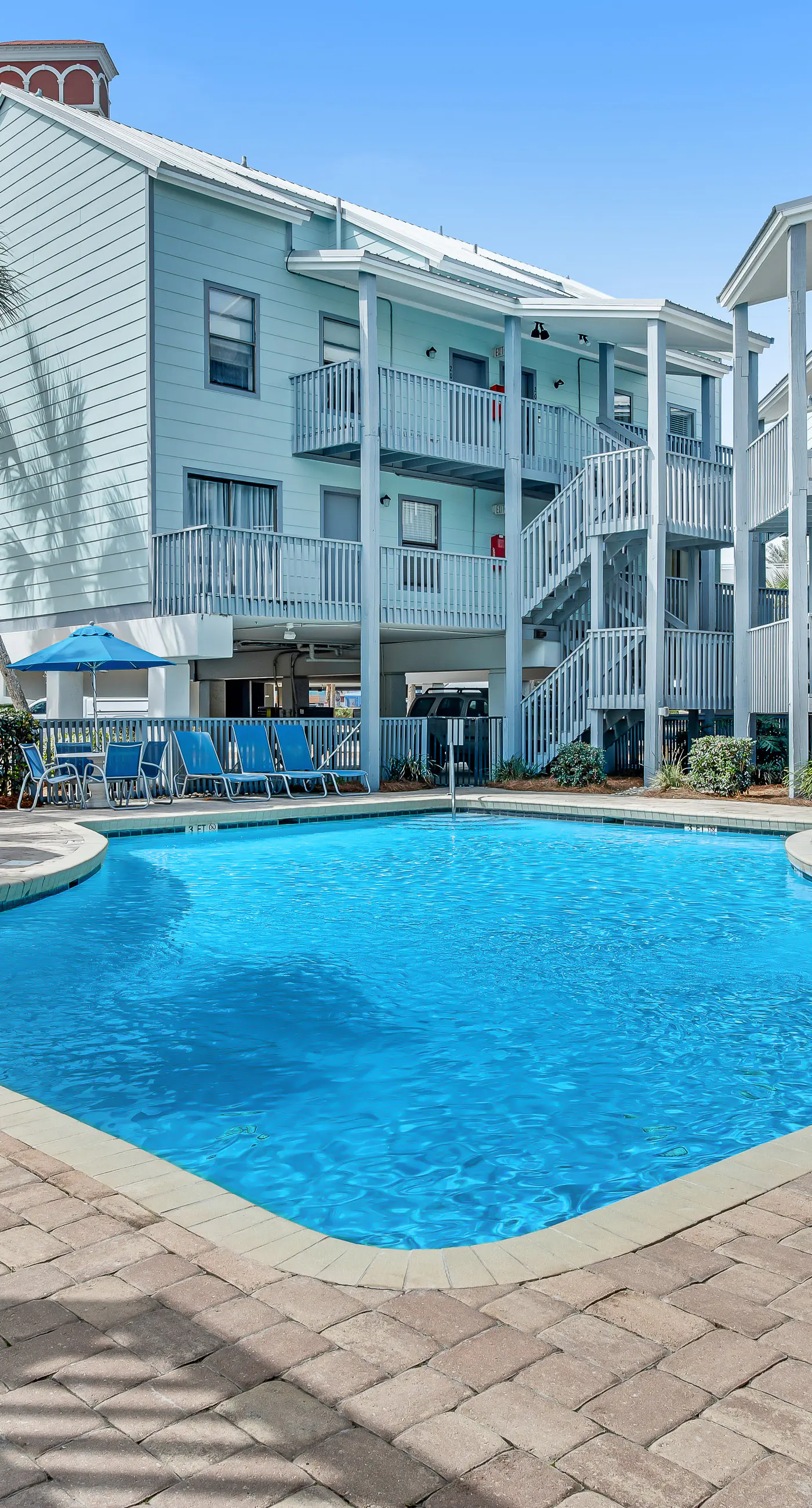 Comfortable Condo at a Beachfront Complex w AC, WiFi, Balconies & Shared Pool