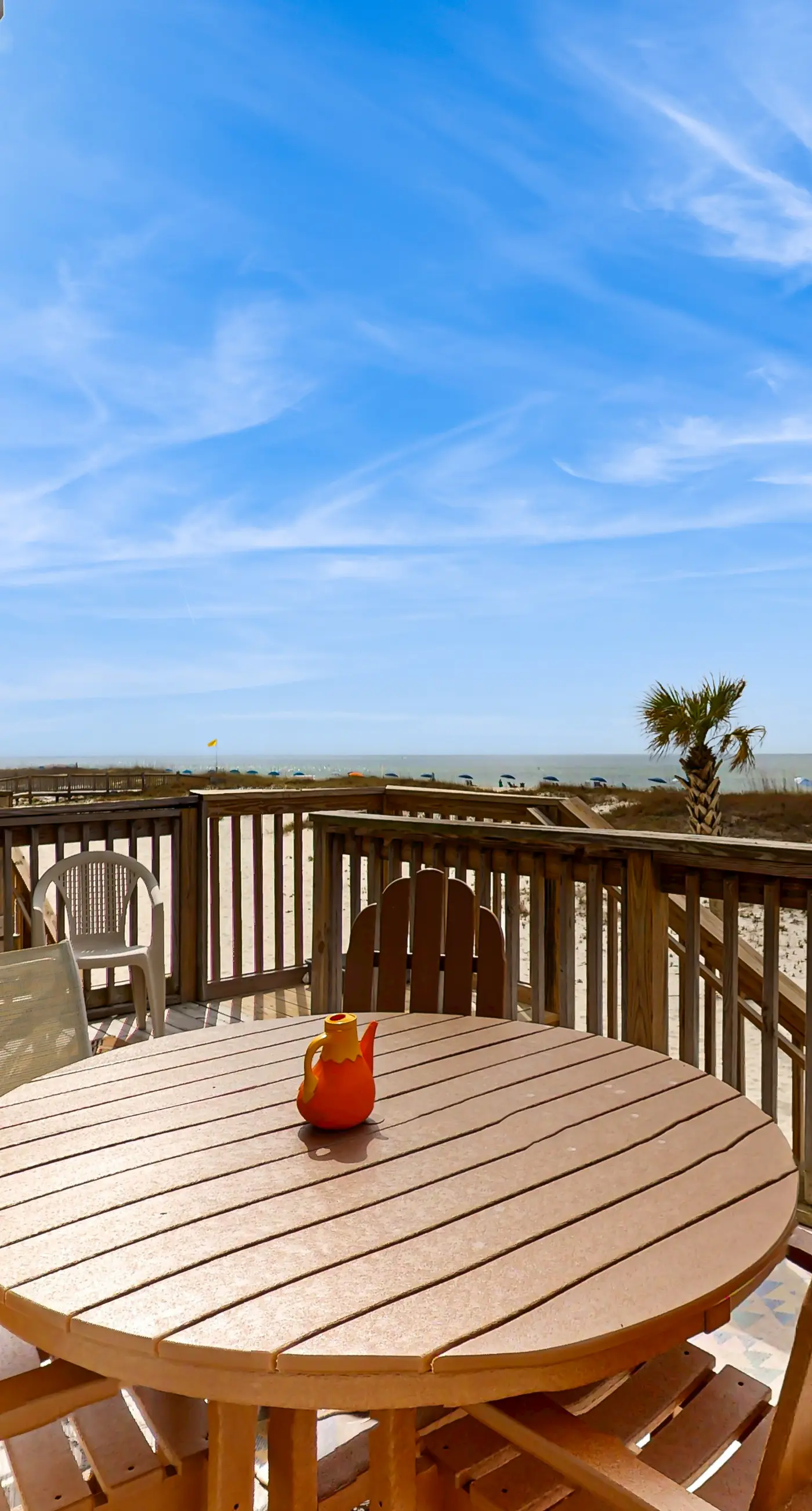 Multi-Level, Beachfront Condo w/ Gulf Views, Deck, WiFi, AC & Shared Pool