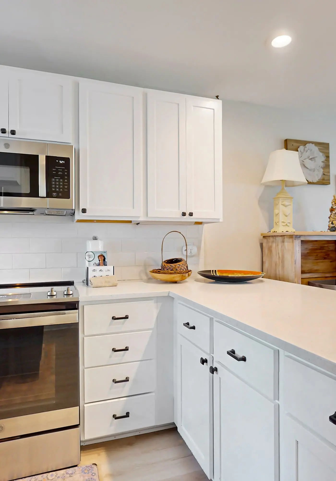 Multi-Level, Beachfront Condo w/ Gulf Views, Deck, WiFi, AC & Shared Pool