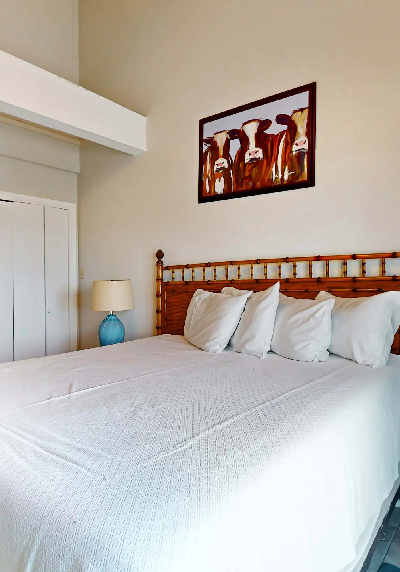 Multi-Level, Beachfront Condo w/ Gulf Views, Deck, WiFi, AC & Shared Pool