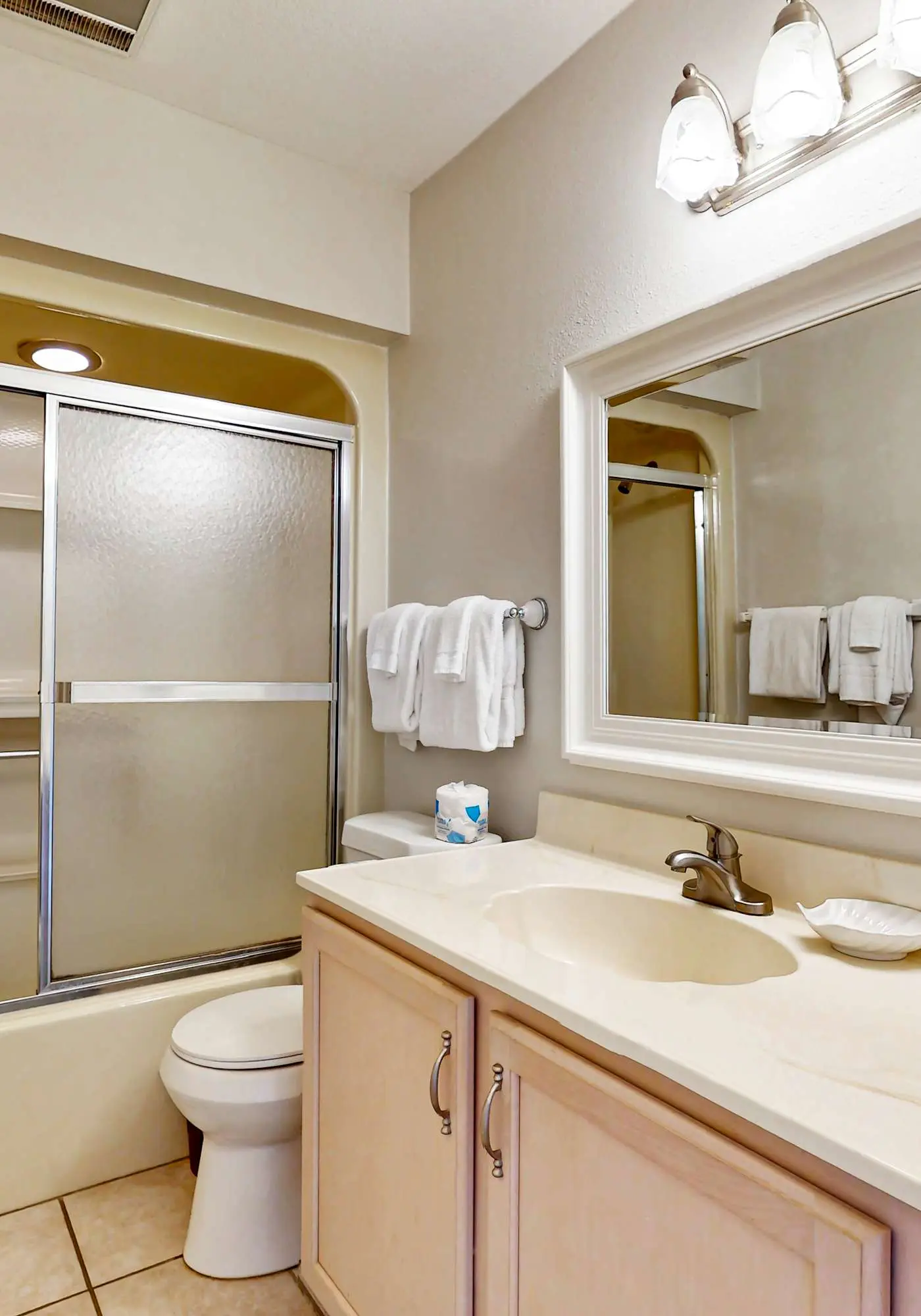 Multi-Level, Beachfront Condo w/ Gulf Views, Deck, WiFi, AC & Shared Pool