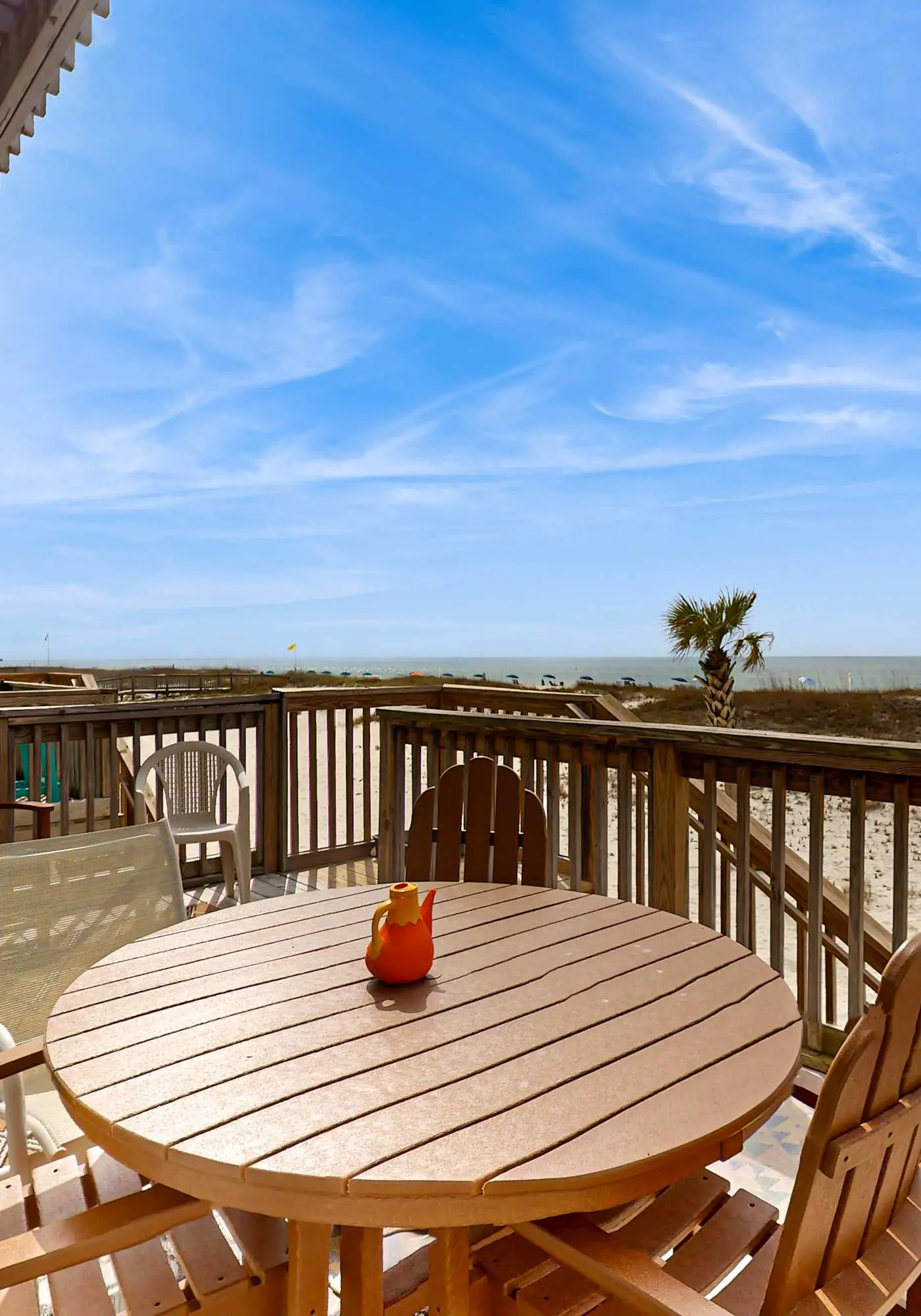 Multi-Level, Beachfront Condo w/ Gulf Views, Deck, WiFi, AC & Shared Pool