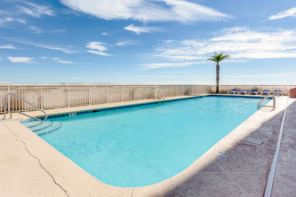 Serene Gulf-front condo with pool, hot tub, sauna, washer/dryer, & central AC