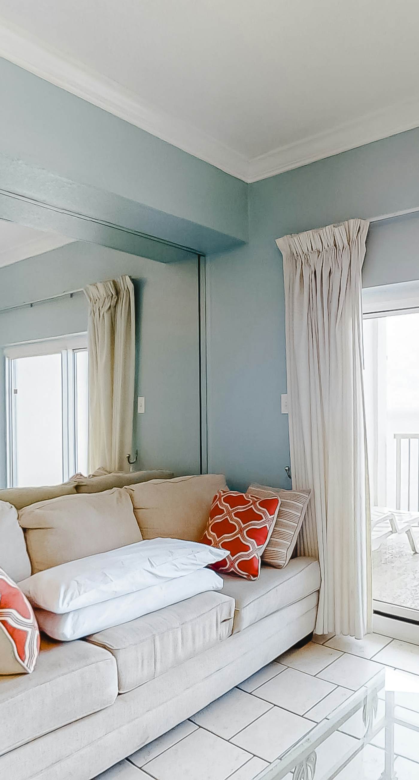 Serene Gulf-front condo with pool, hot tub, sauna, washer/dryer, & central AC