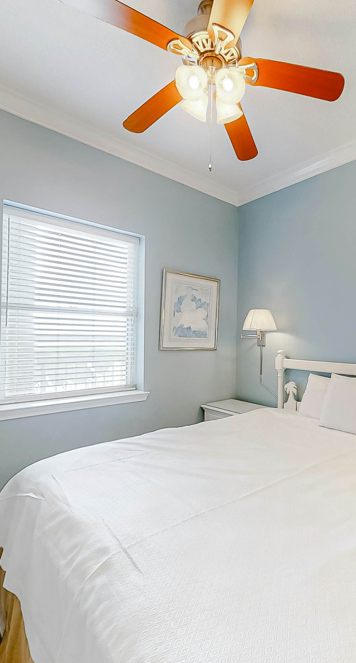 Serene Gulf-front condo with pool, hot tub, sauna, washer/dryer, & central AC