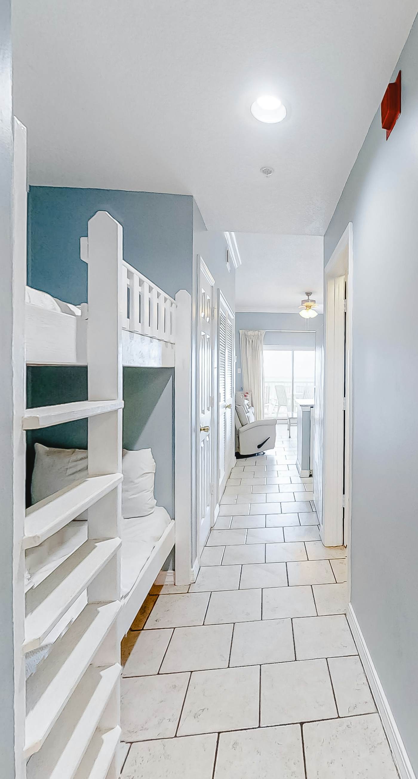 Serene Gulf-front condo with pool, hot tub, sauna, washer/dryer, & central AC