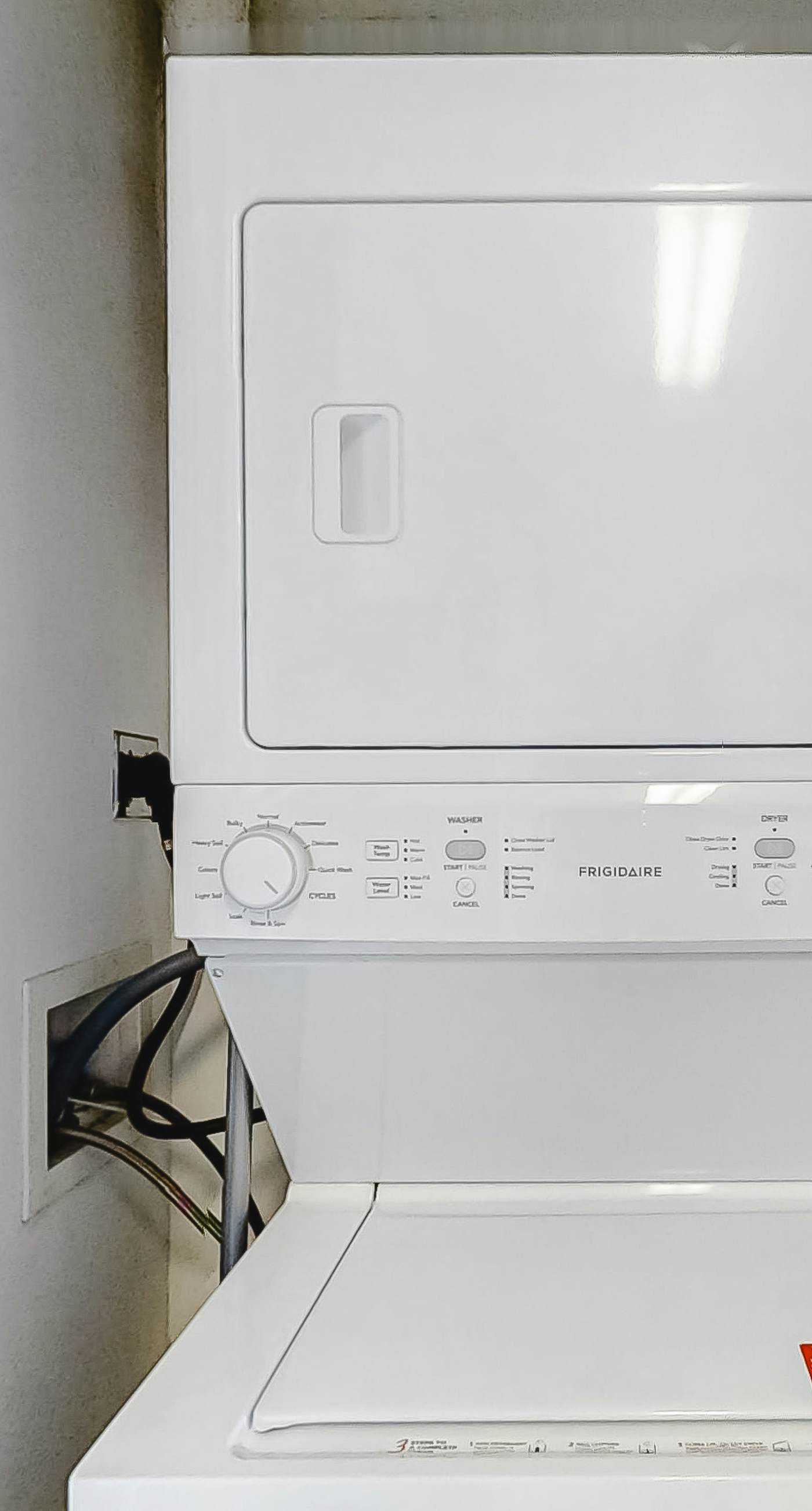 Serene Gulf-front condo with pool, hot tub, sauna, washer/dryer, & central AC