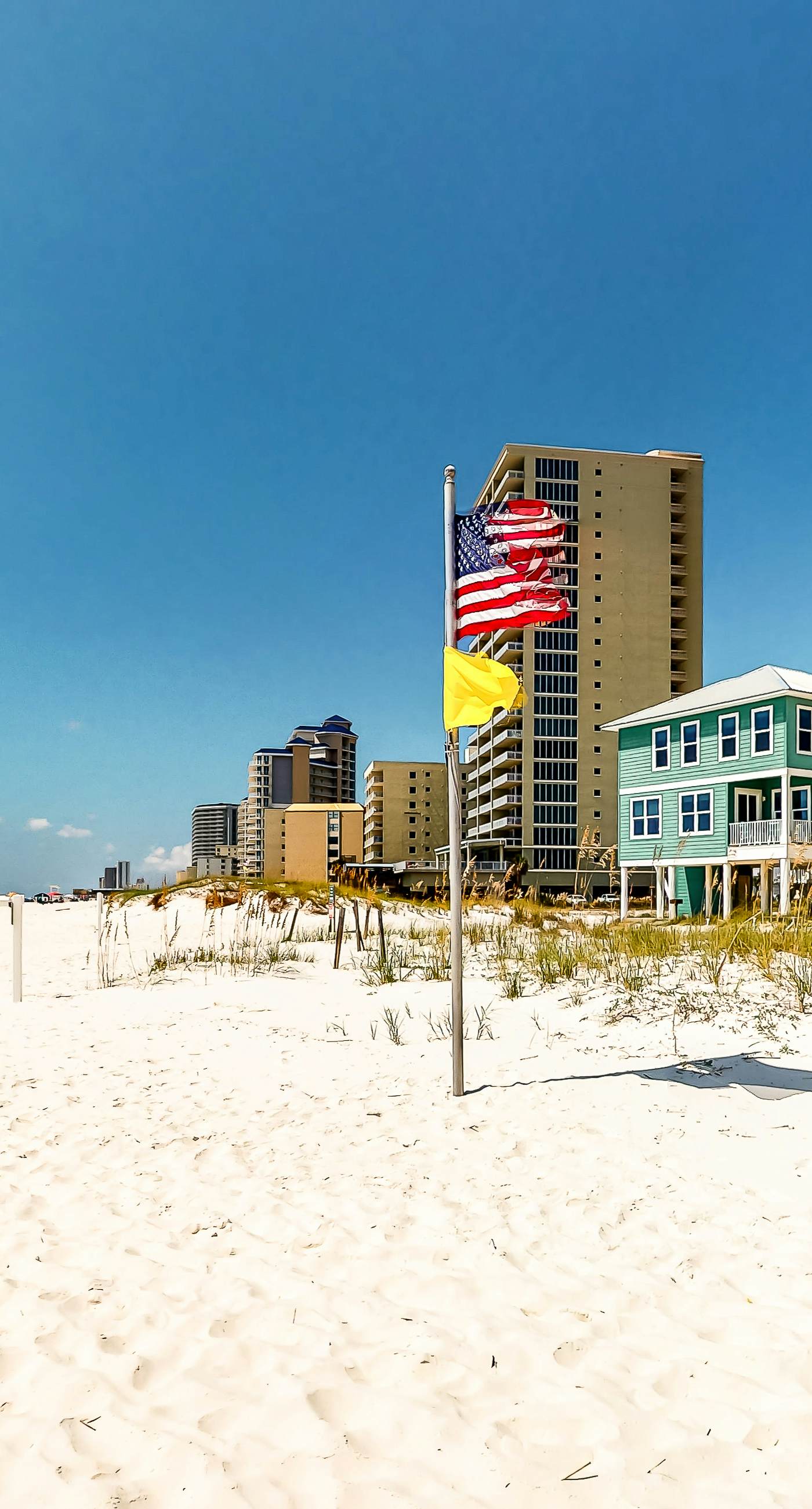 Serene Gulf-front condo with pool, hot tub, sauna, washer/dryer, & central AC