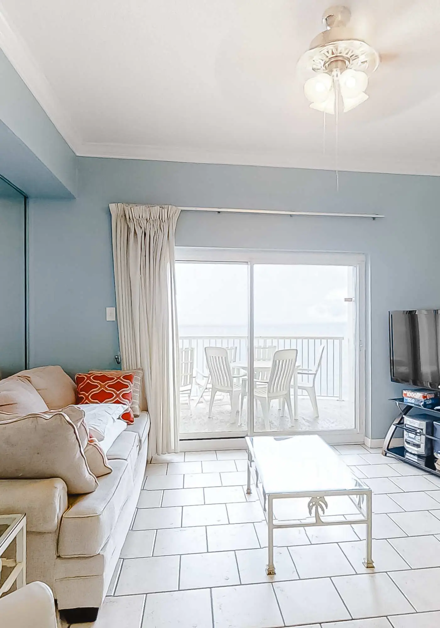 Serene Gulf-front condo with pool, hot tub, sauna, washer/dryer, & central AC