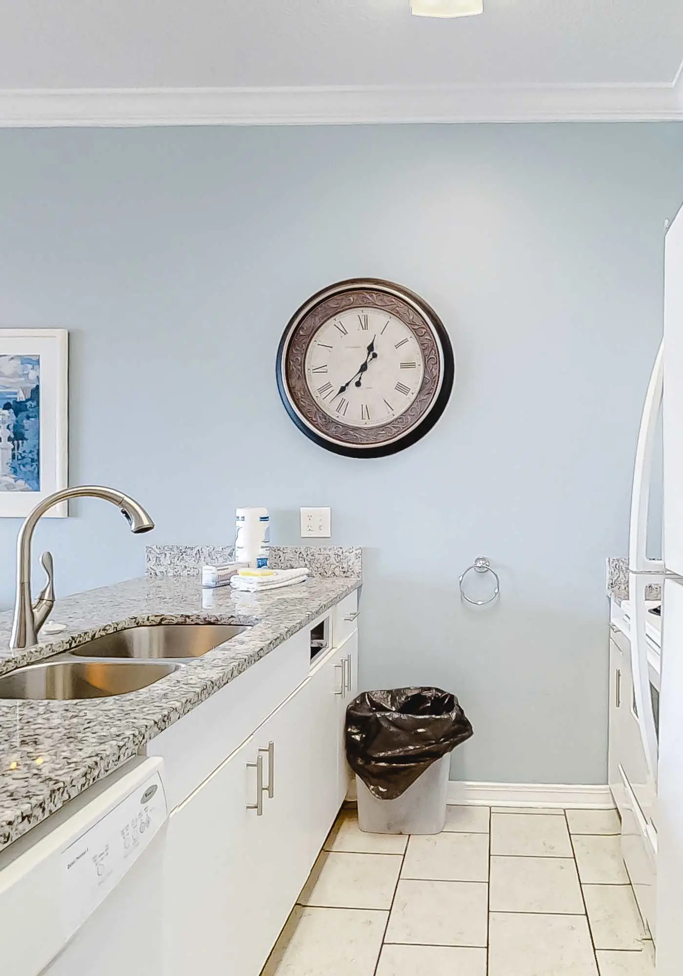 Serene Gulf-front condo with pool, hot tub, sauna, washer/dryer, & central AC