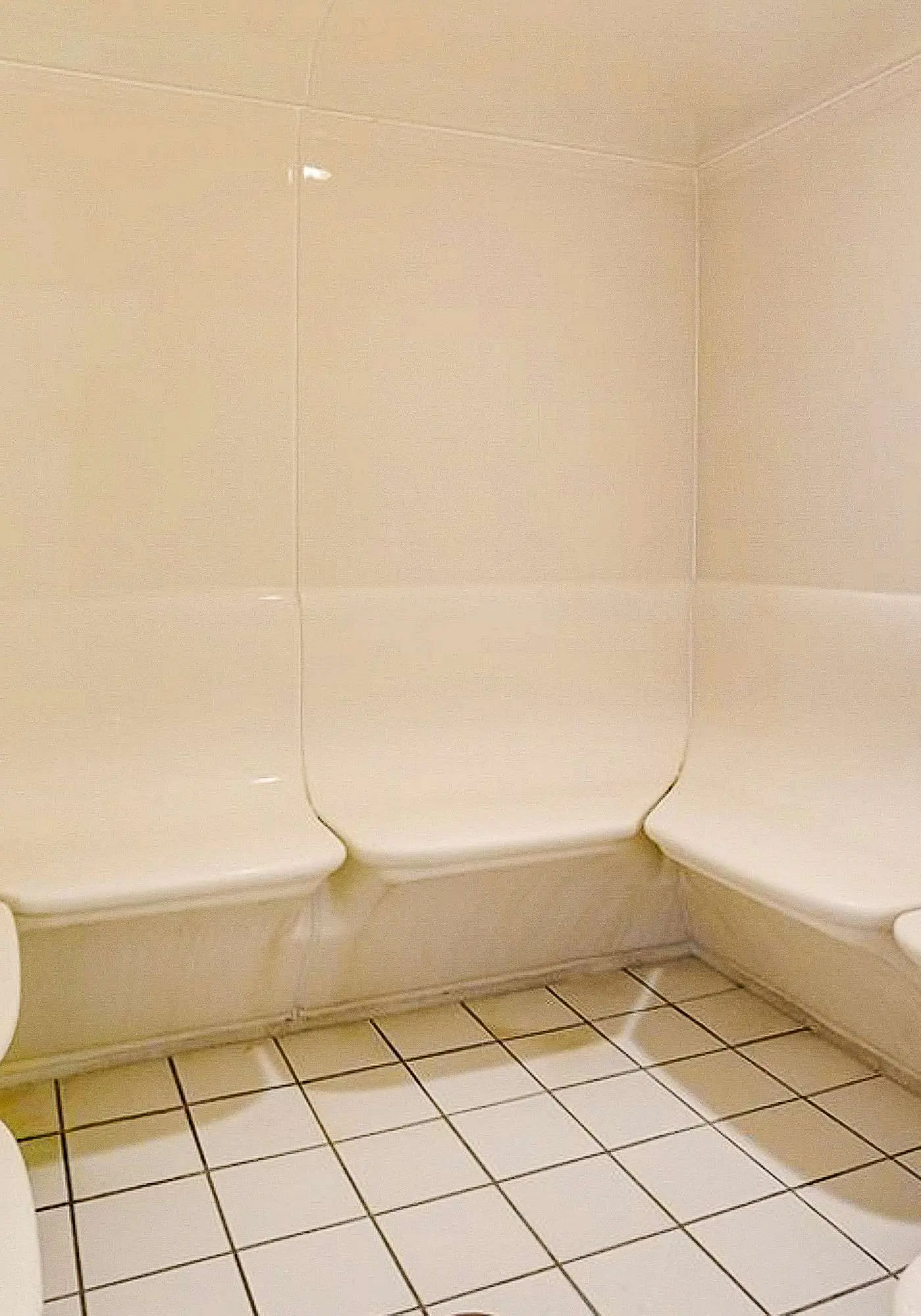Serene Gulf-front condo with pool, hot tub, sauna, washer/dryer, & central AC