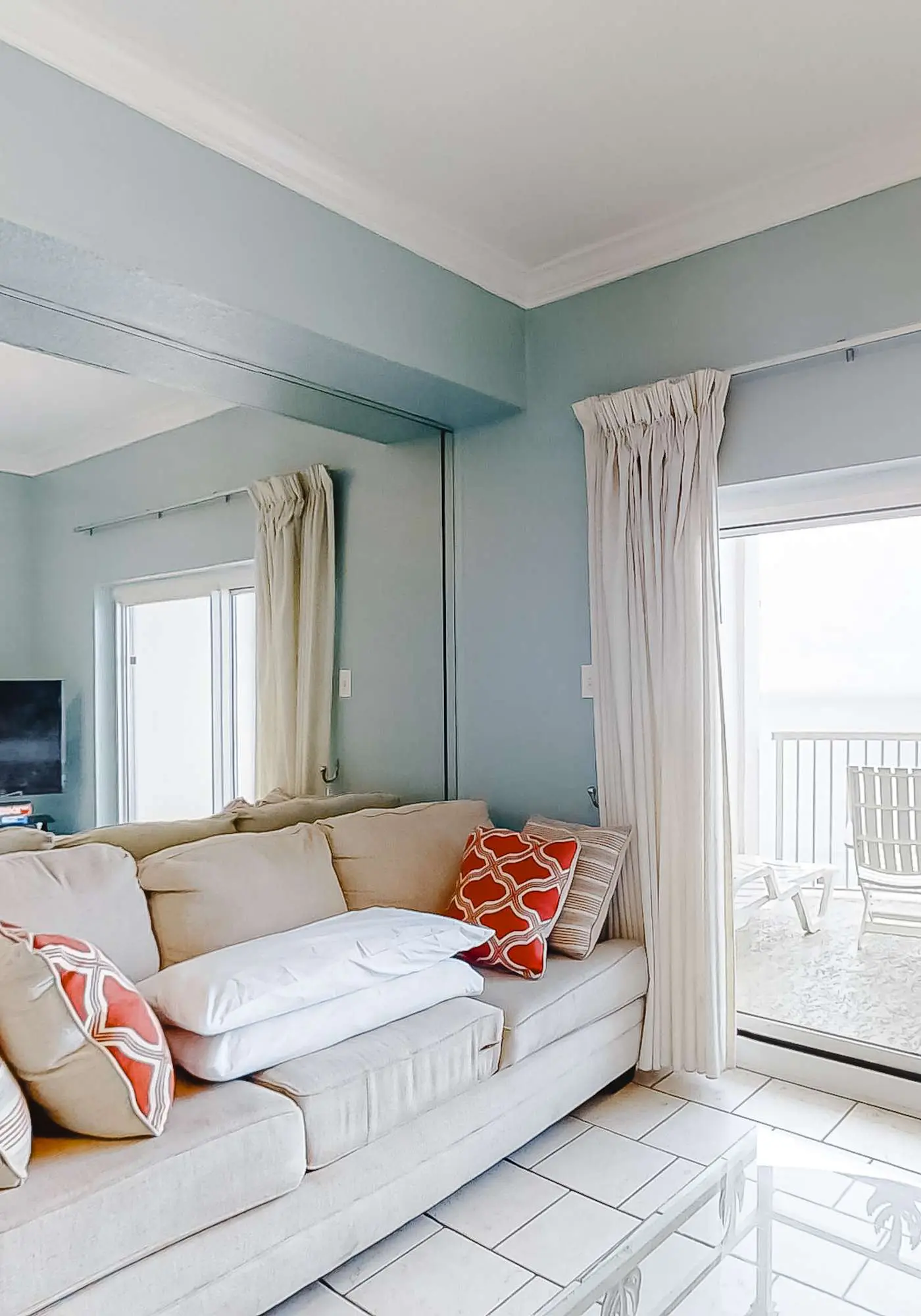 Serene Gulf-front condo with pool, hot tub, sauna, washer/dryer, & central AC