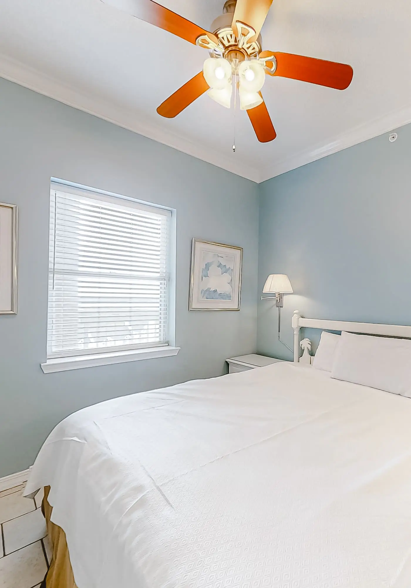 Serene Gulf-front condo with pool, hot tub, sauna, washer/dryer, & central AC