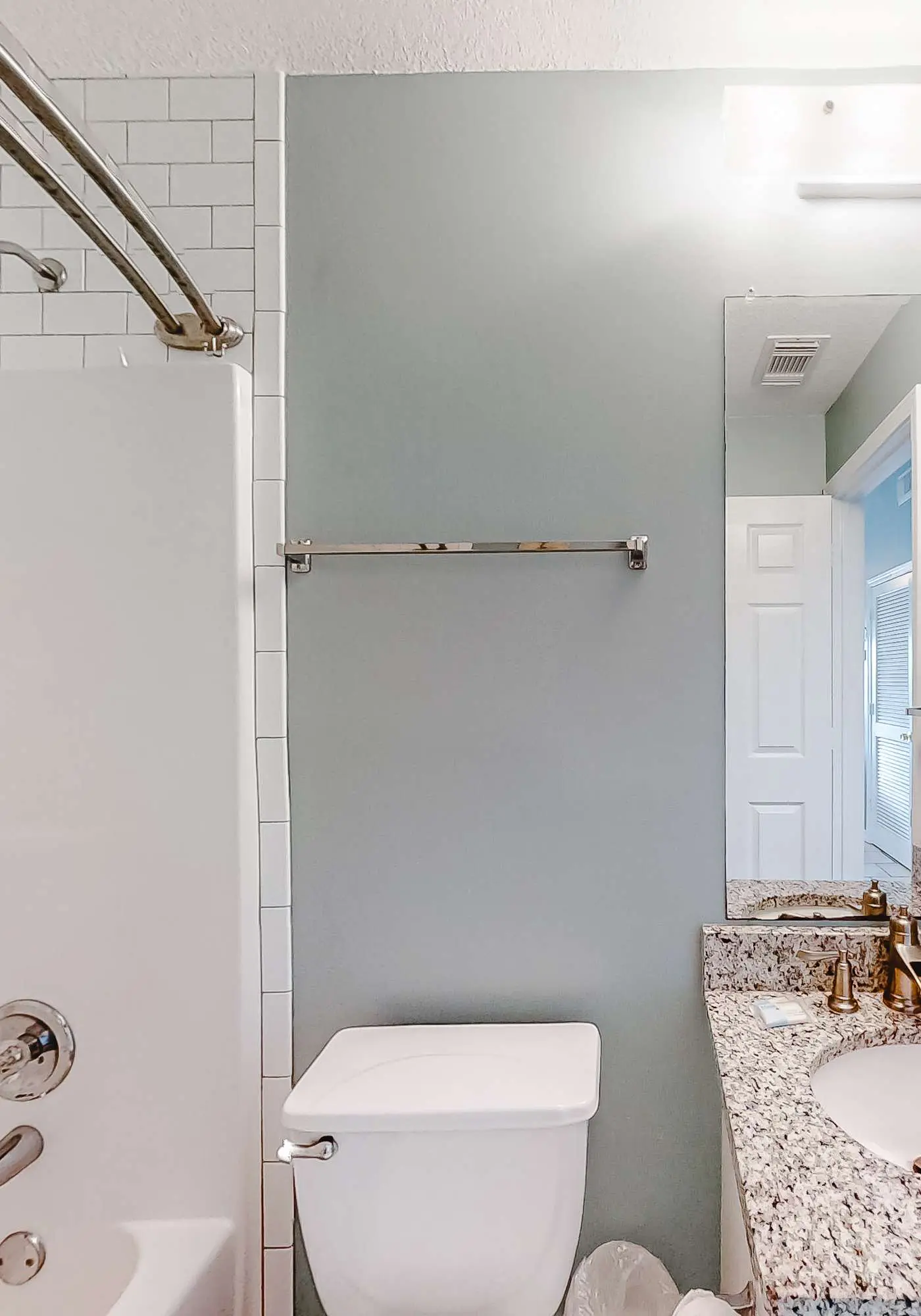 Serene Gulf-front condo with pool, hot tub, sauna, washer/dryer, & central AC