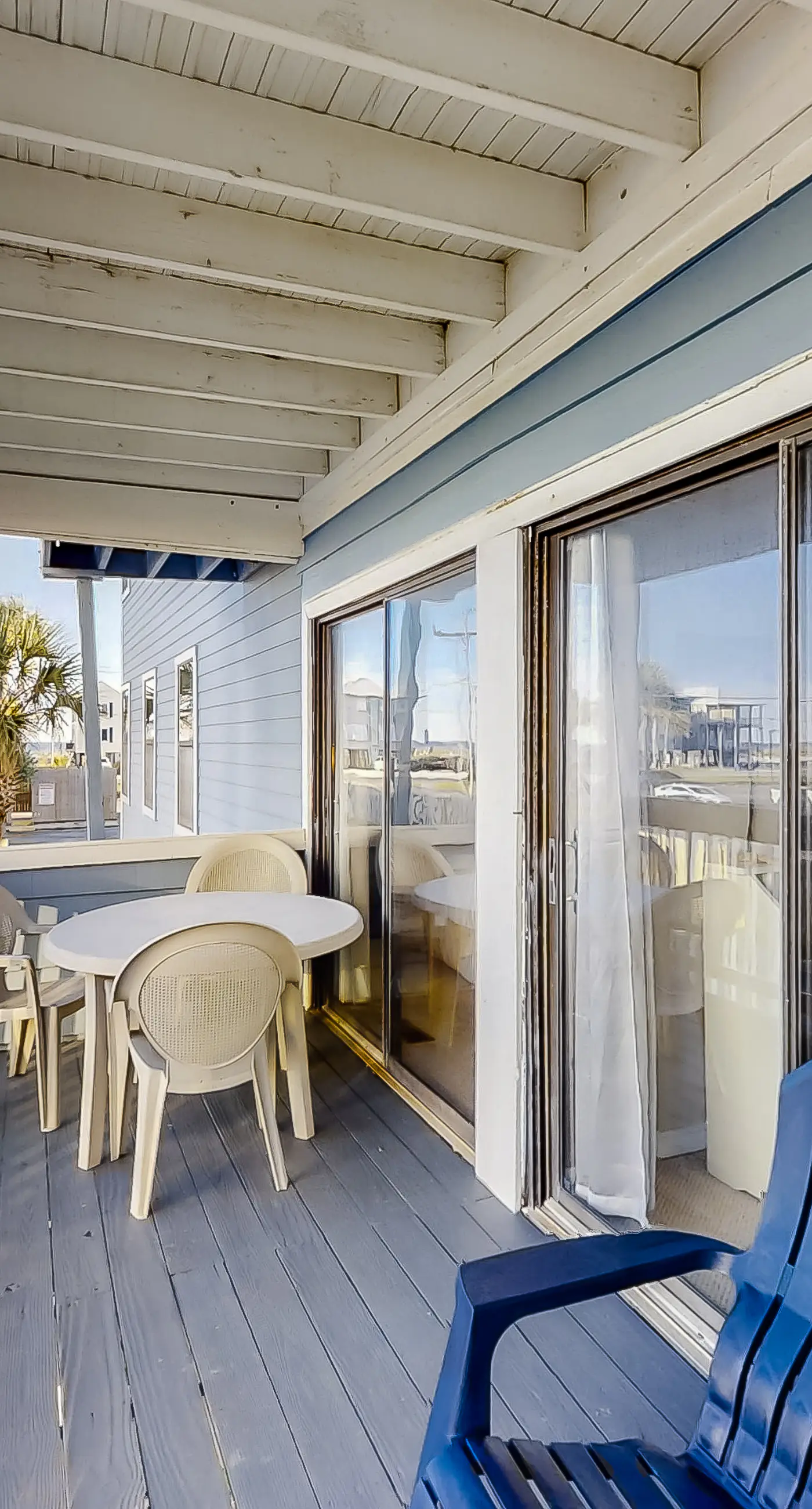Open and Elegant Condo with Beach Access, Shared Pool, Boat & Fishing Pier
