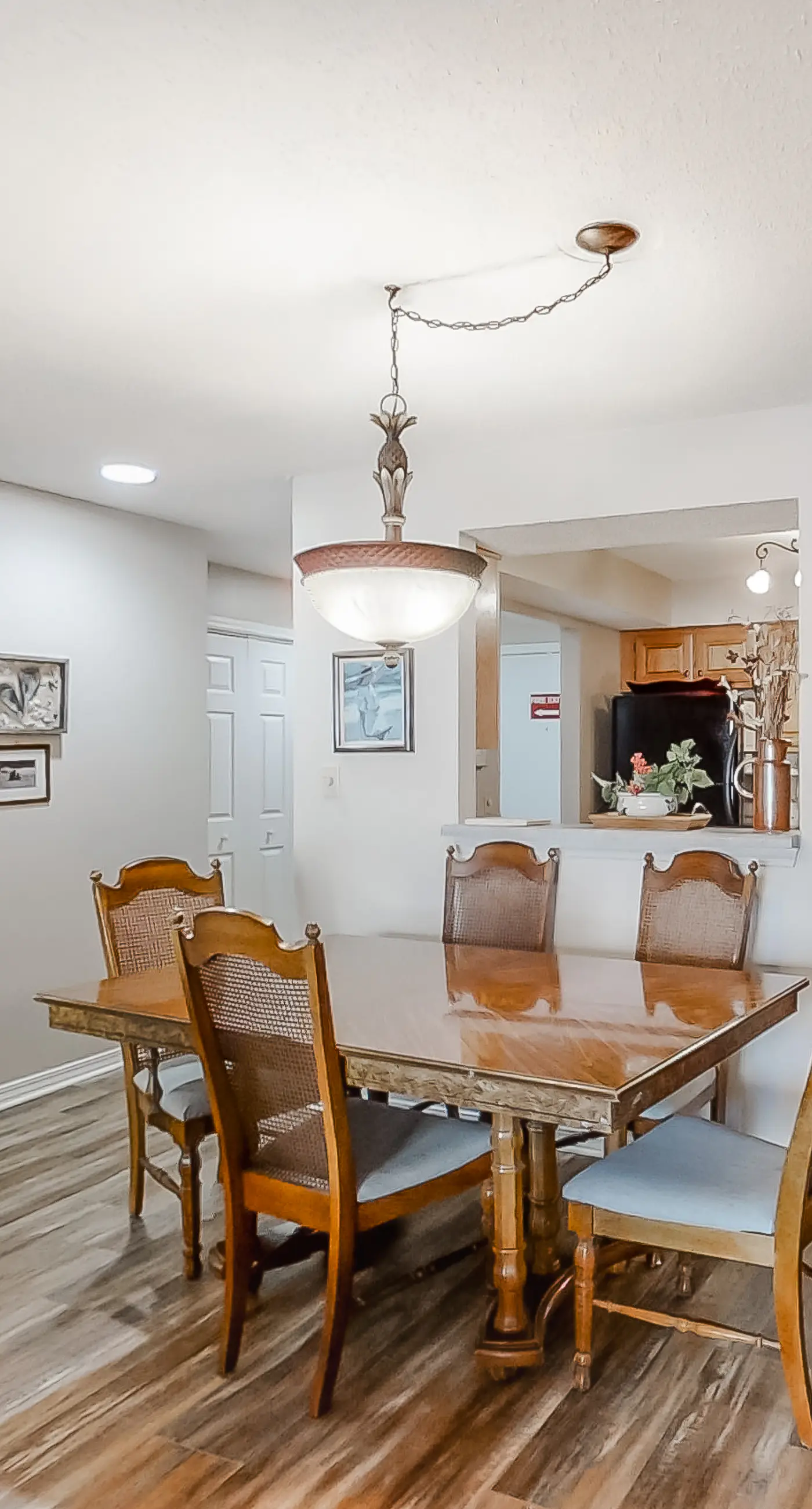 Open and Elegant Condo with Beach Access, Shared Pool, Boat & Fishing Pier