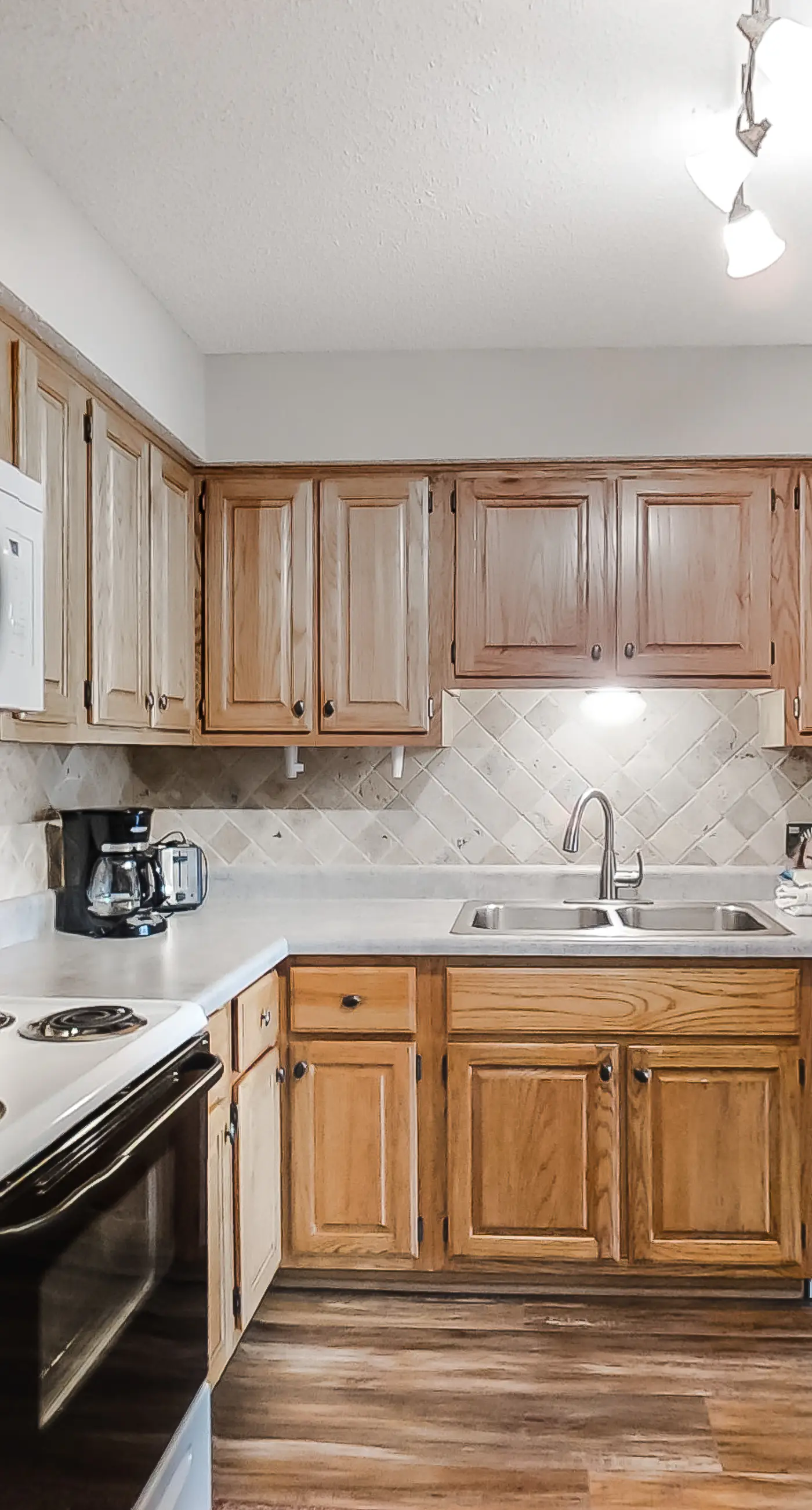 Open and Elegant Condo with Beach Access, Shared Pool, Boat & Fishing Pier