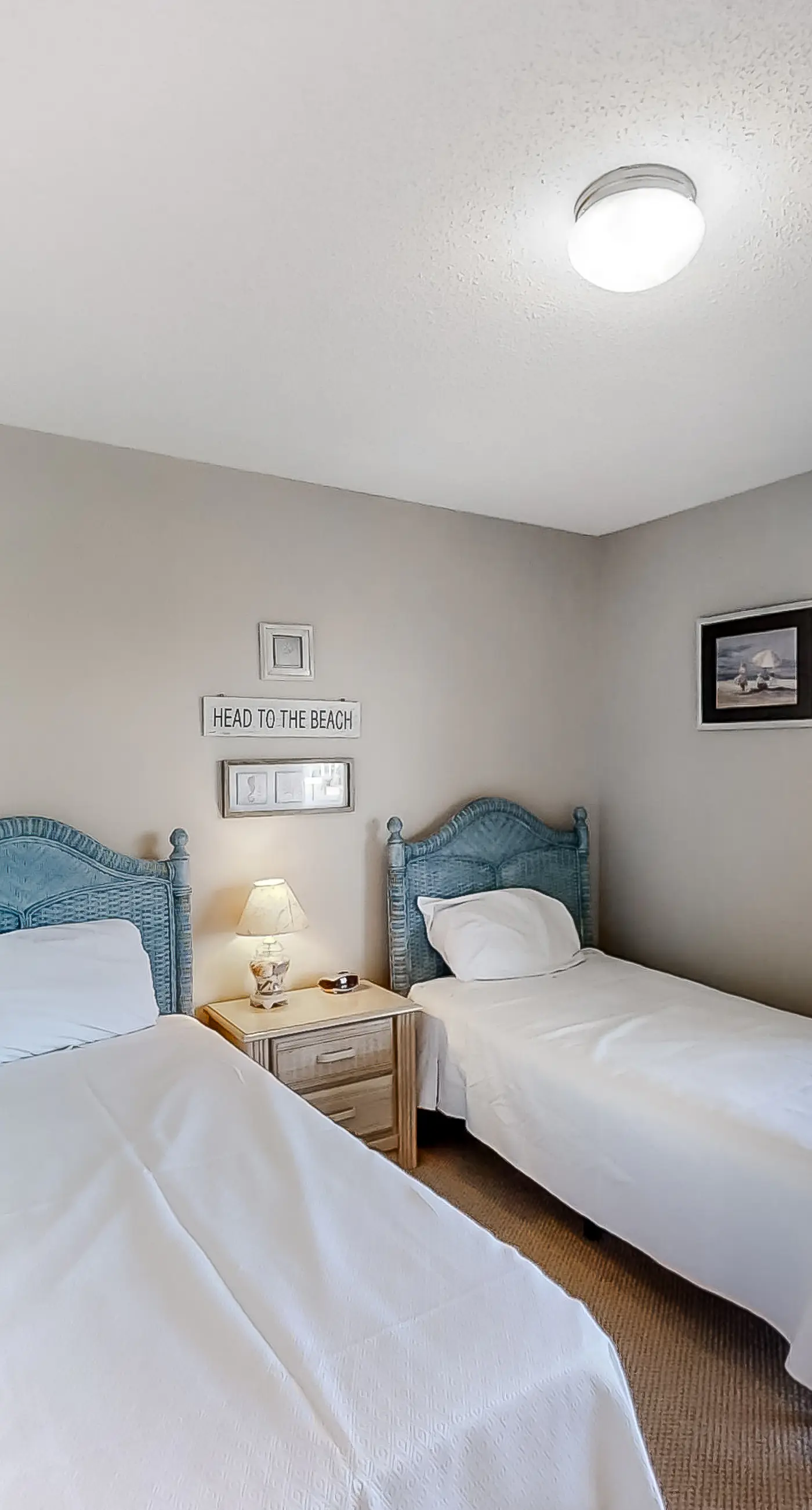 Open and Elegant Condo with Beach Access, Shared Pool, Boat & Fishing Pier