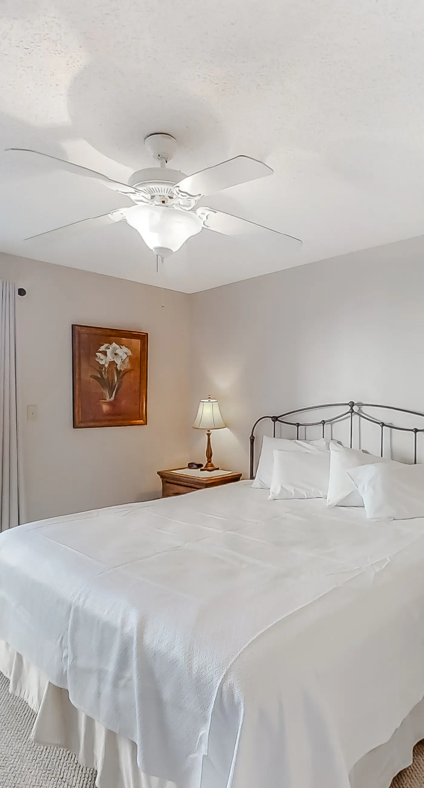 Open and Elegant Condo with Beach Access, Shared Pool, Boat & Fishing Pier