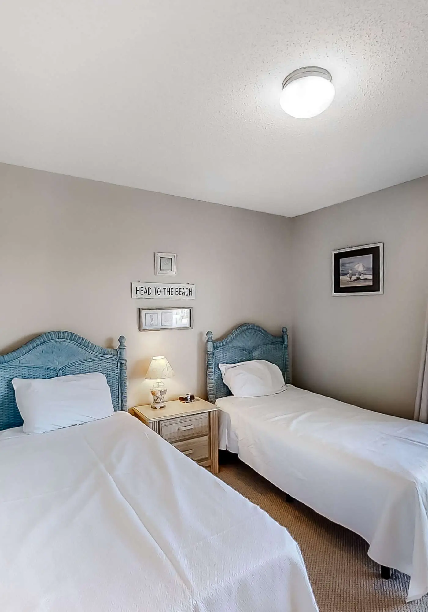 Open and Elegant Condo with Beach Access, Shared Pool, Boat & Fishing Pier