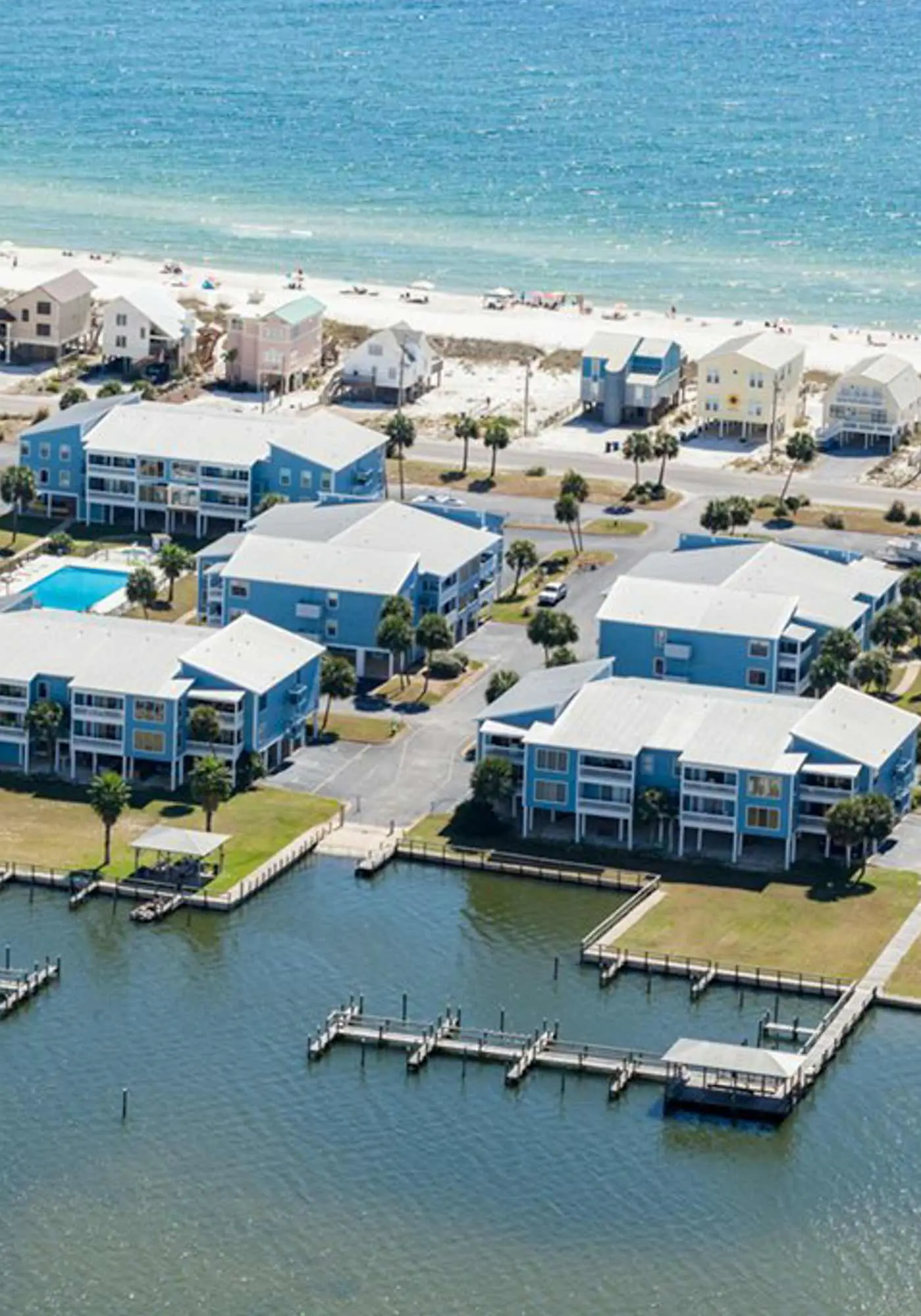 Open and Elegant Condo with Beach Access, Shared Pool, Boat & Fishing Pier