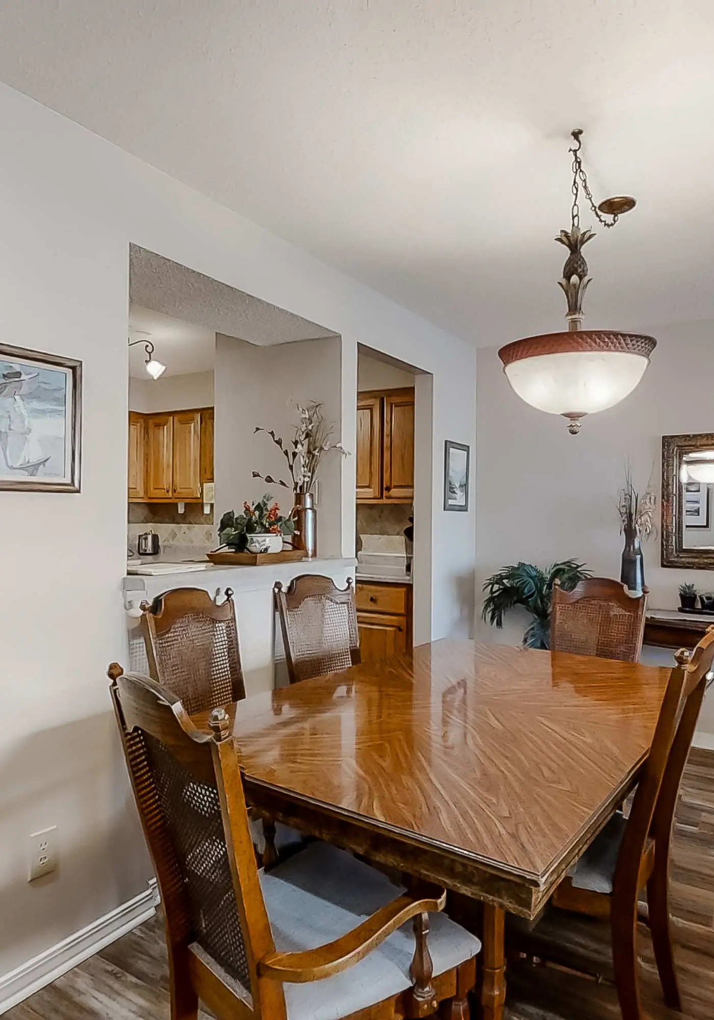 Open and Elegant Condo with Beach Access, Shared Pool, Boat & Fishing Pier