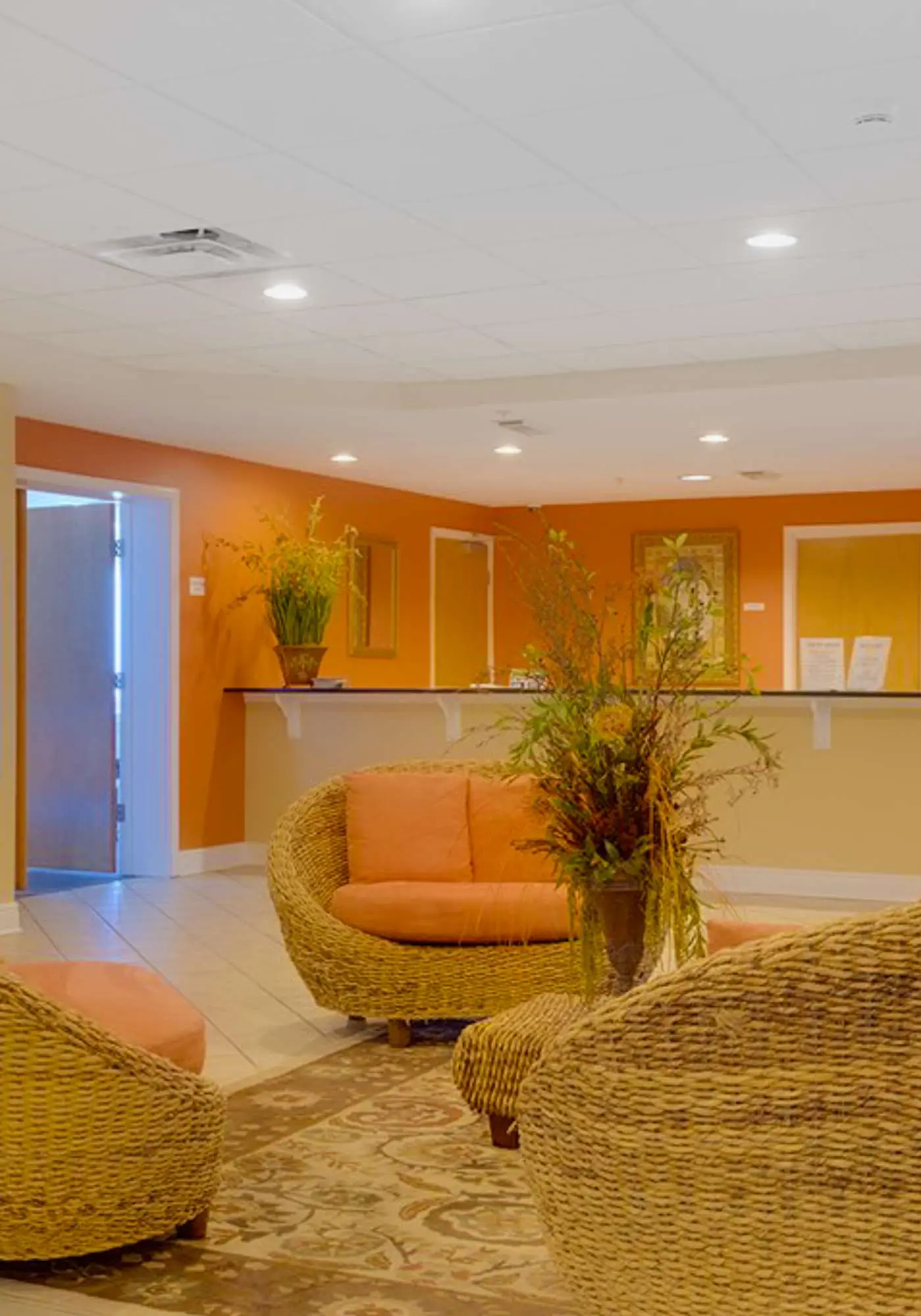 Inviting Gulf-front condo with pool, sauna, washer,dryer, & central AC