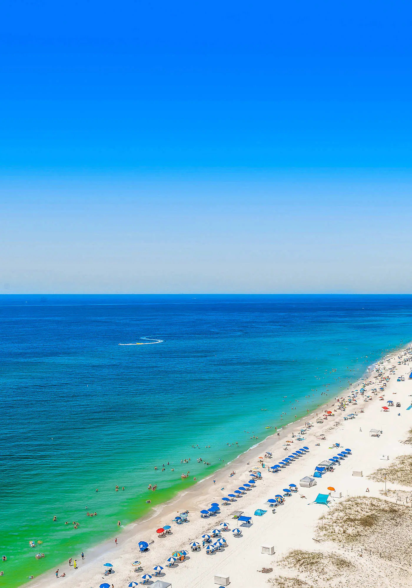 Inviting Gulf-front condo with pool, sauna, washer,dryer, & central AC