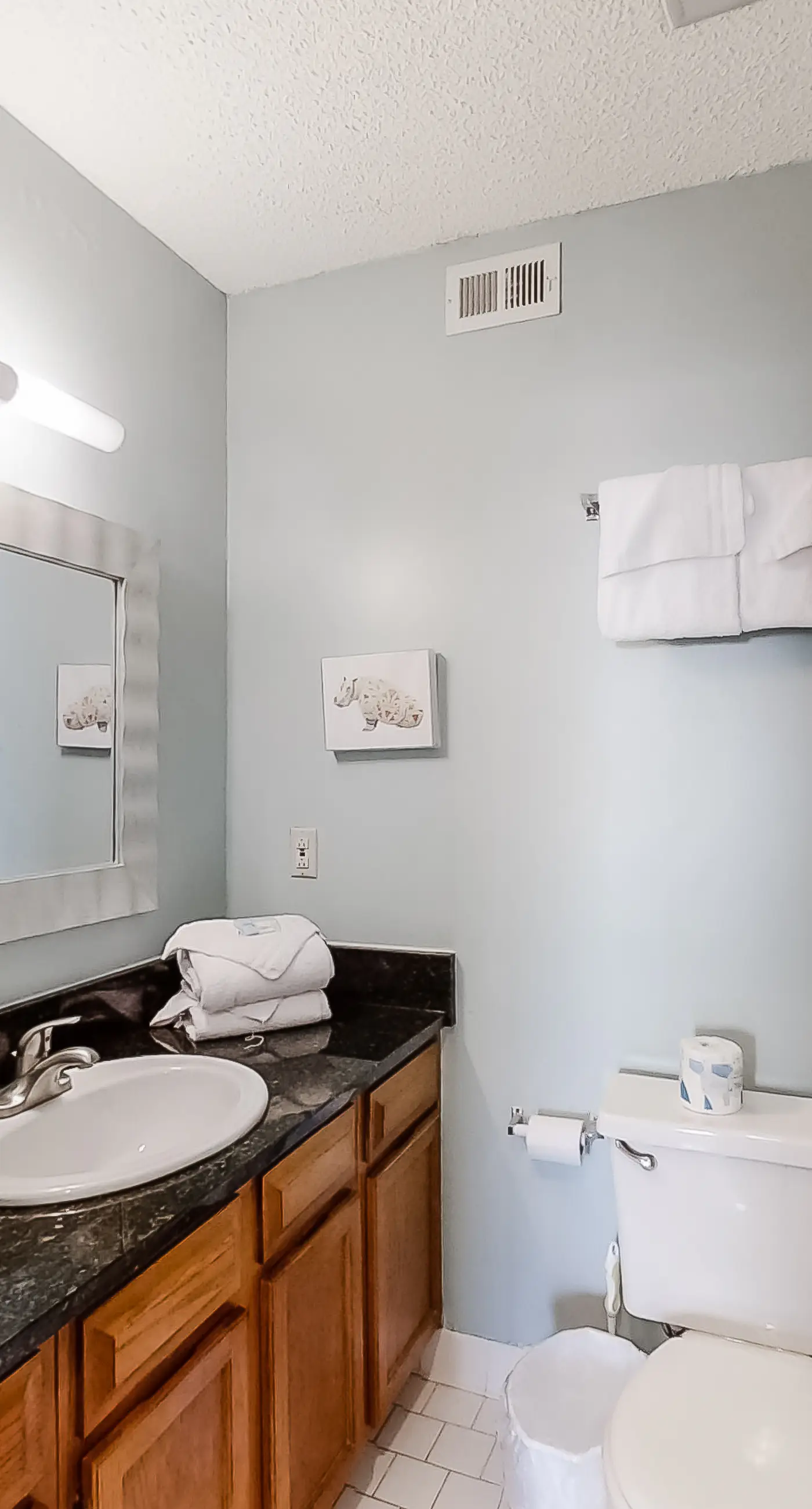 Cheerful Condo with Shared Pool, Pier, and Beach Access