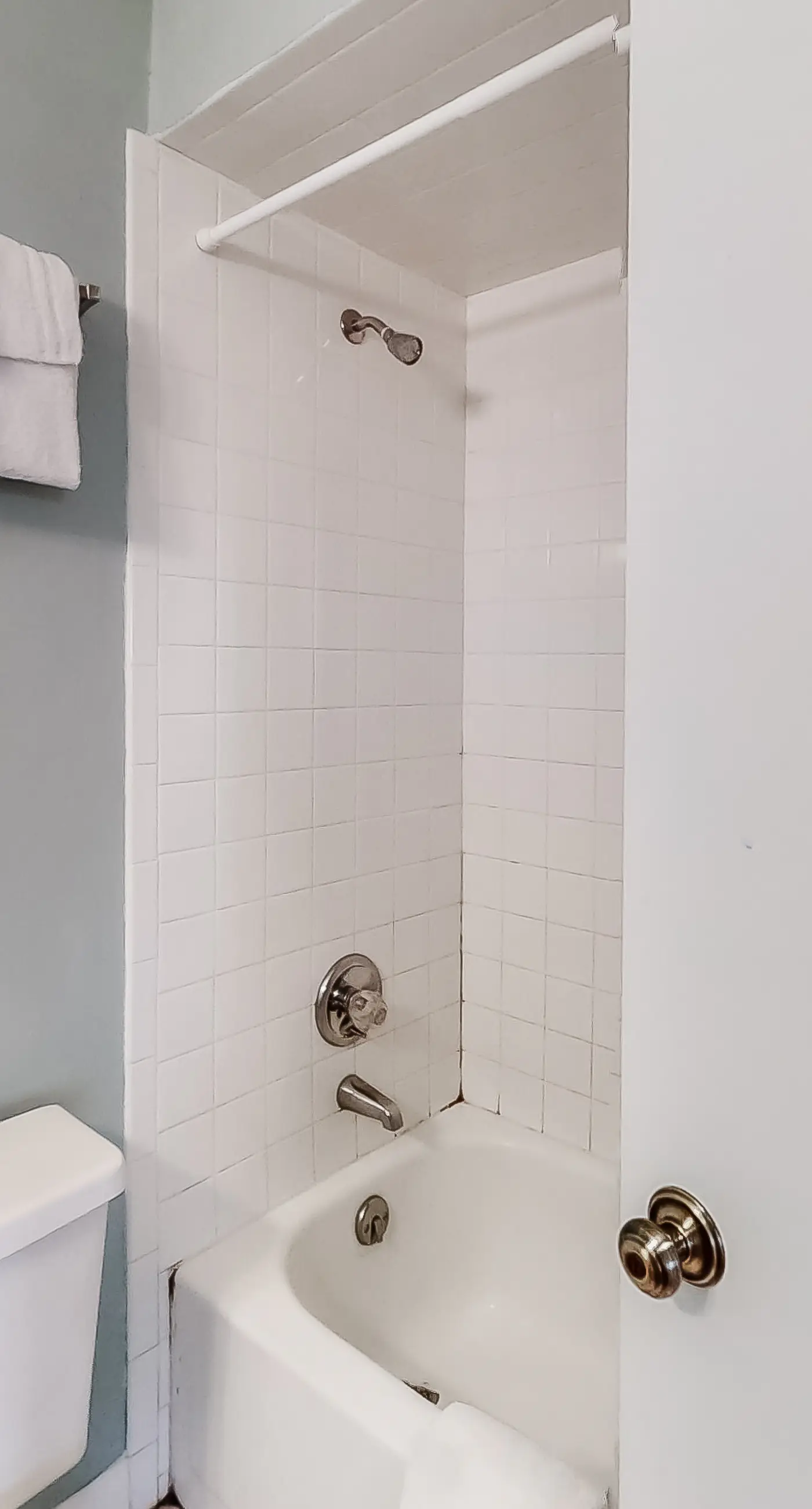 Cheerful Condo with Shared Pool, Pier, and Beach Access