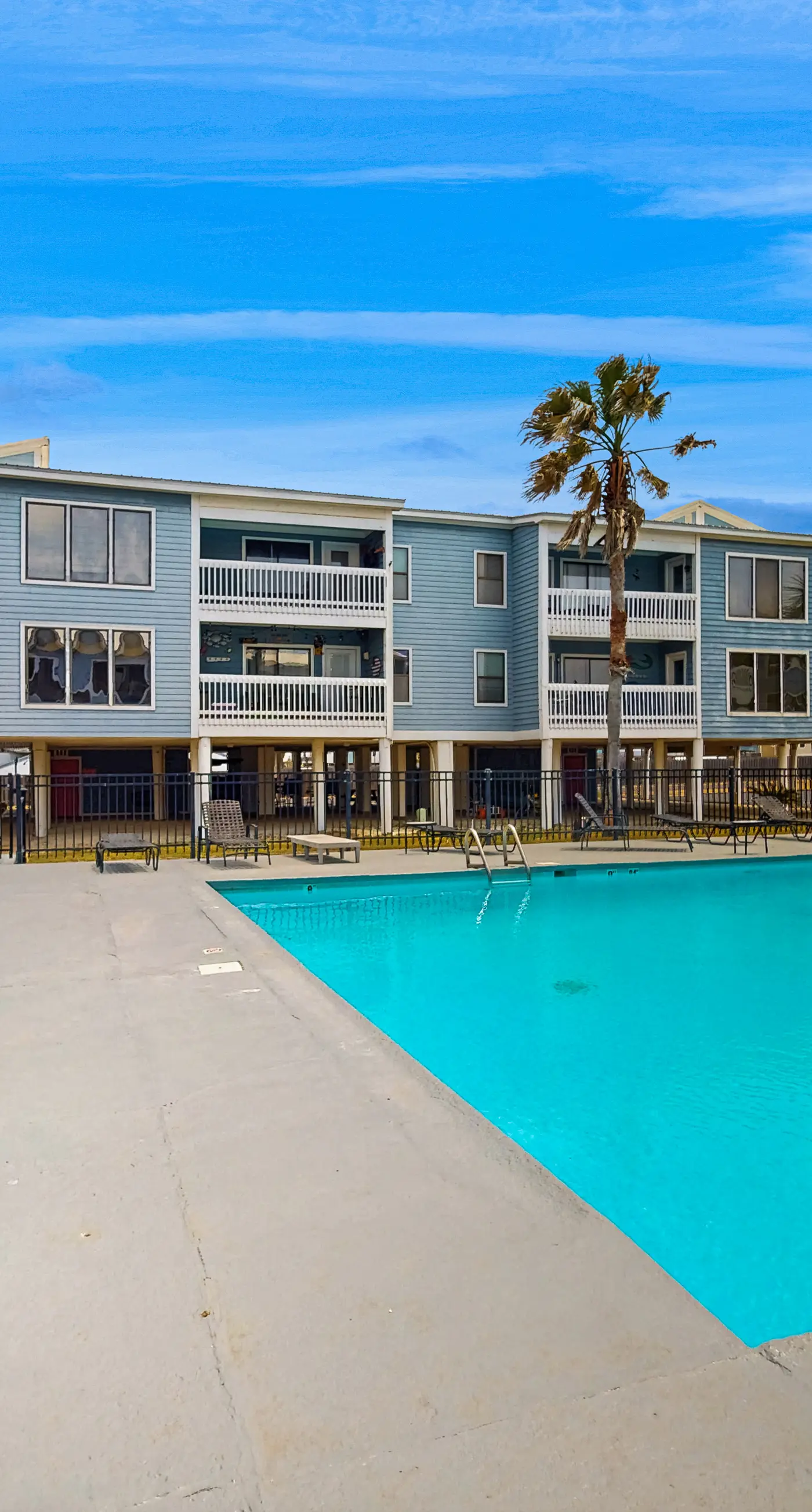 Cheerful Condo with Shared Pool, Pier, and Beach Access