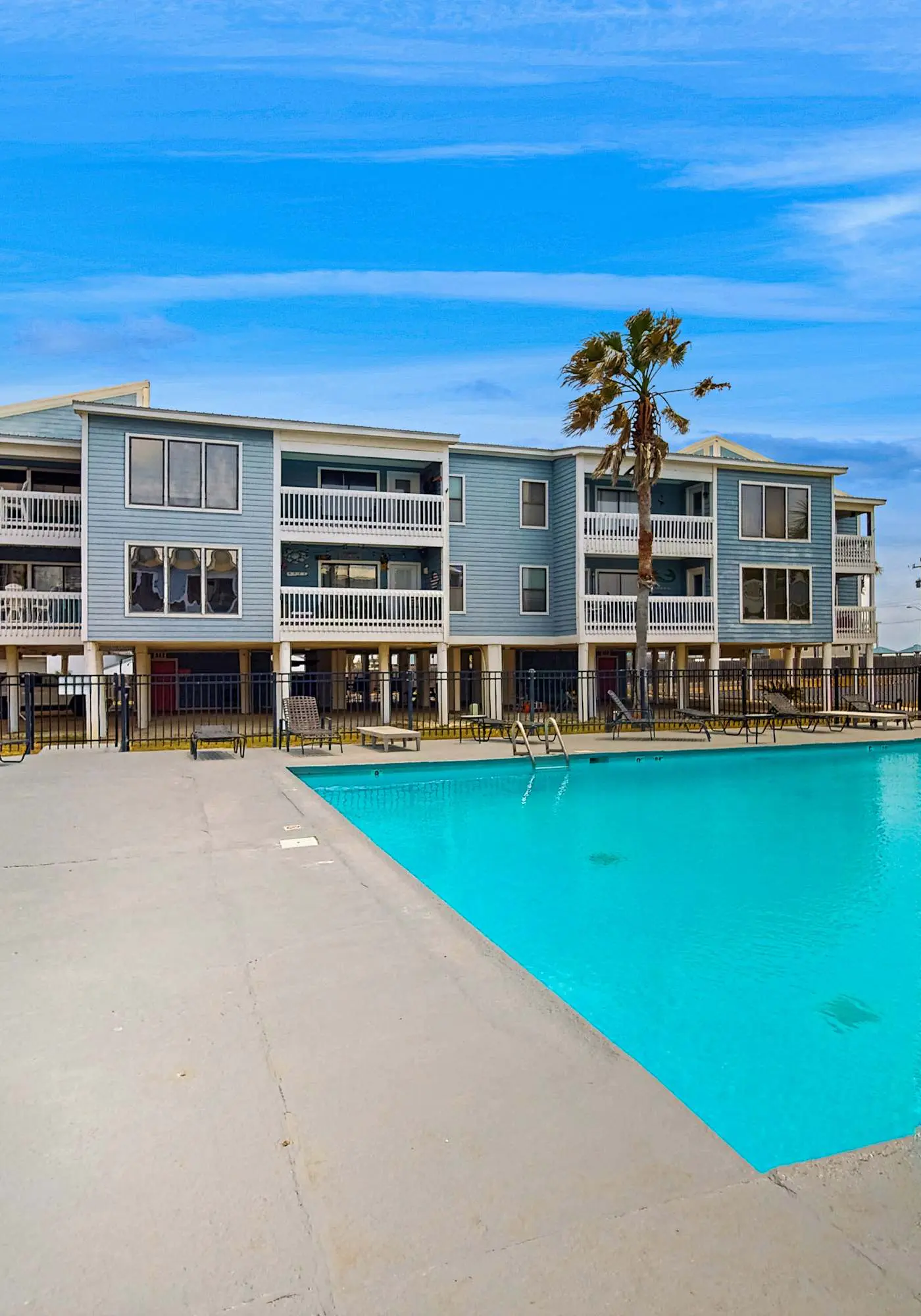 Cheerful Condo with Shared Pool, Pier, and Beach Access