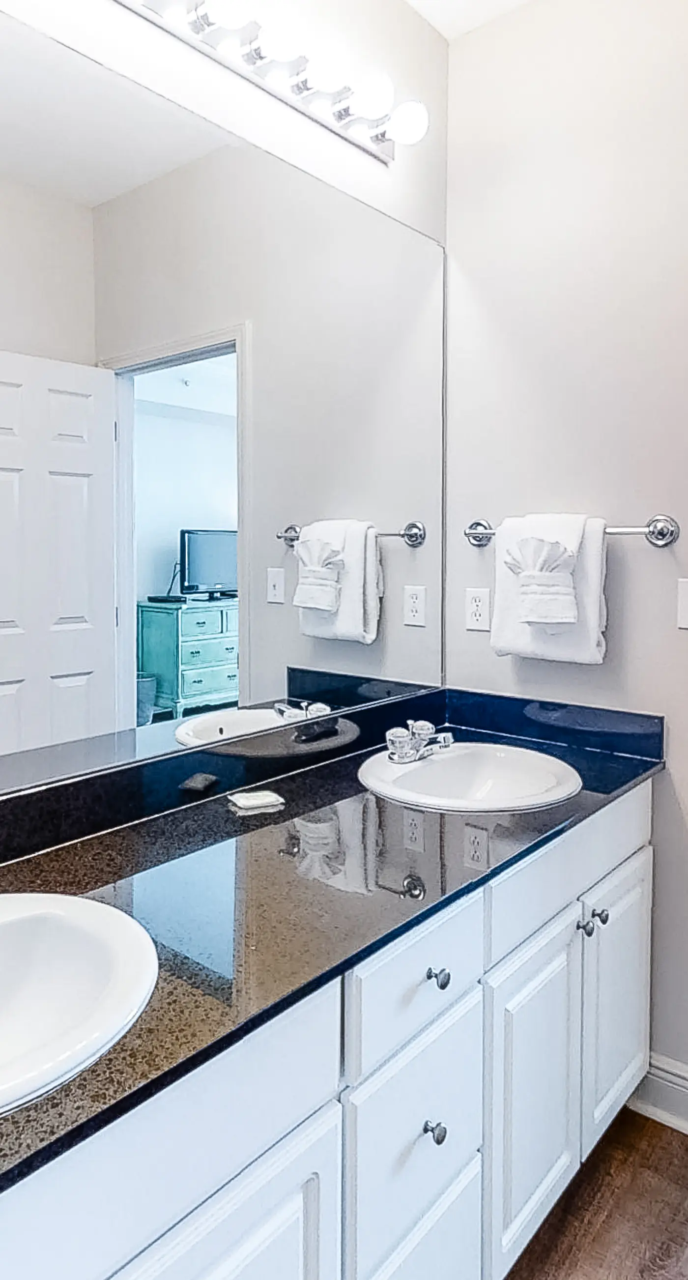 Gulf-front condo with pool, sauna, washer dryer, central AC, & gym