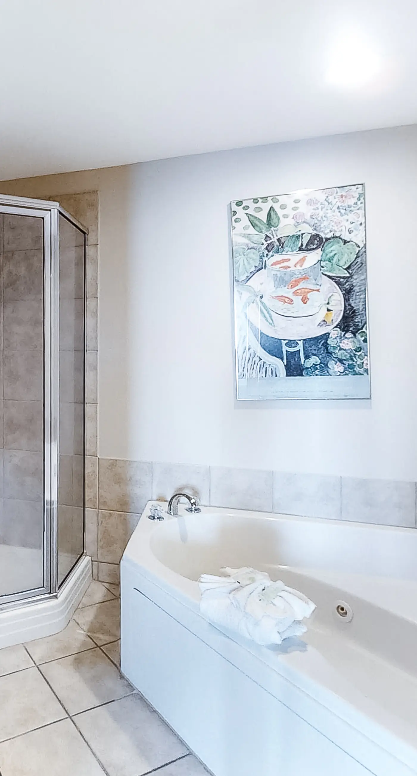 Gulf-front condo with pool, sauna, washer dryer, central AC, & gym