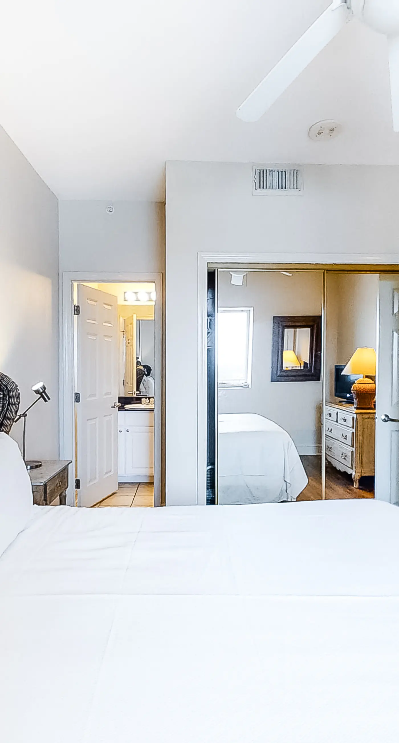 Gulf-front condo with pool, sauna, washer dryer, central AC, & gym