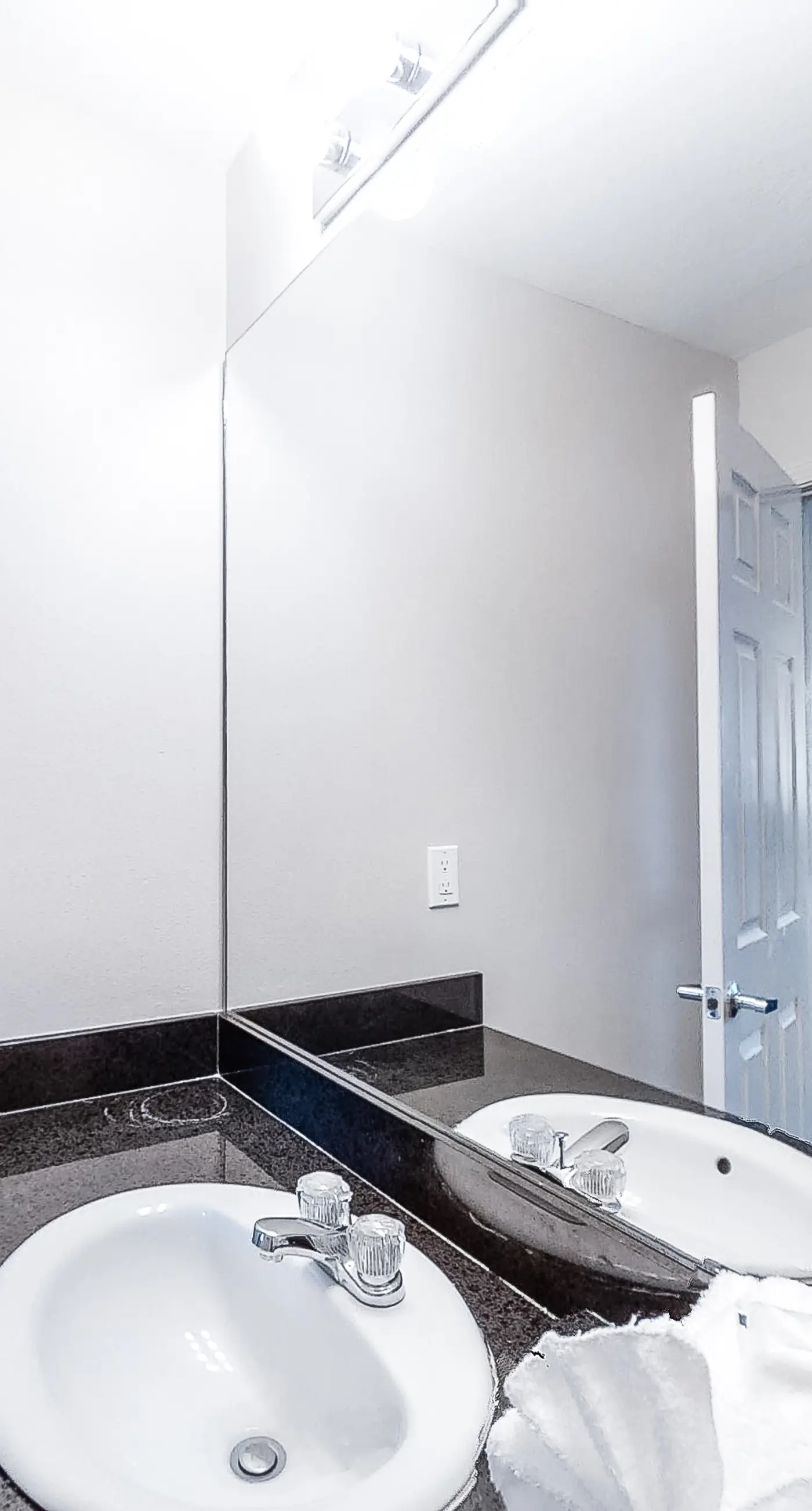 Gulf-front condo with pool, sauna, washer dryer, central AC, & gym