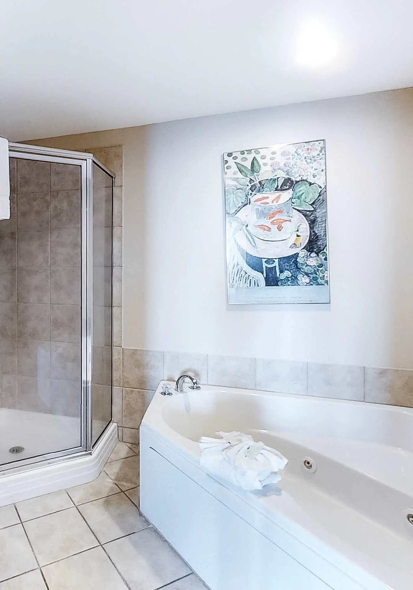 Gulf-front condo with pool, sauna, washer dryer, central AC, & gym
