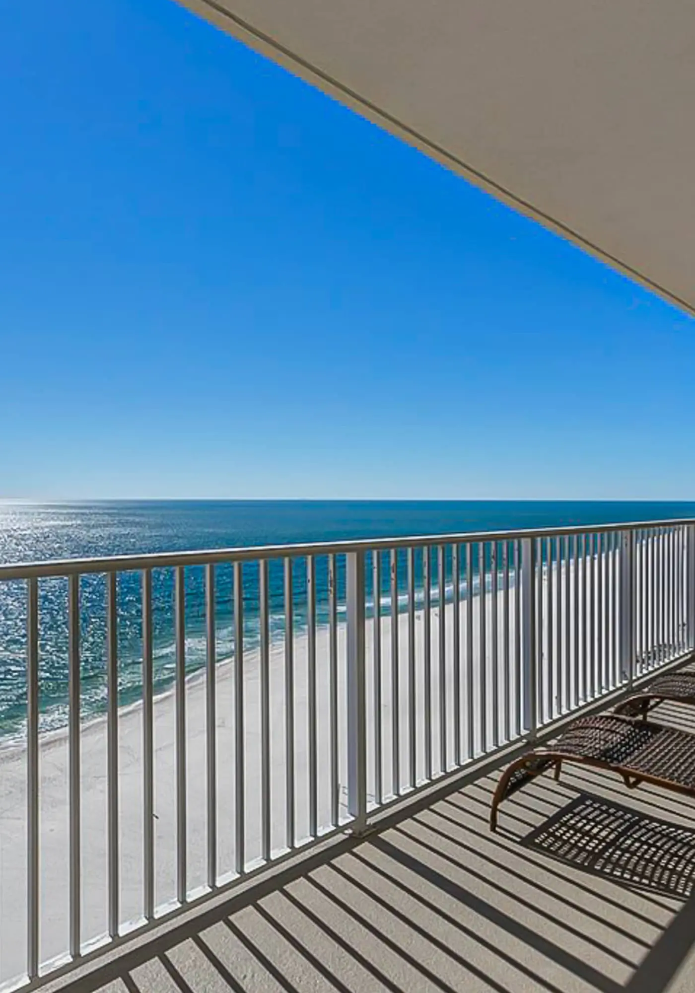 Gulf-front condo with pool, sauna, washer dryer, central AC, & gym