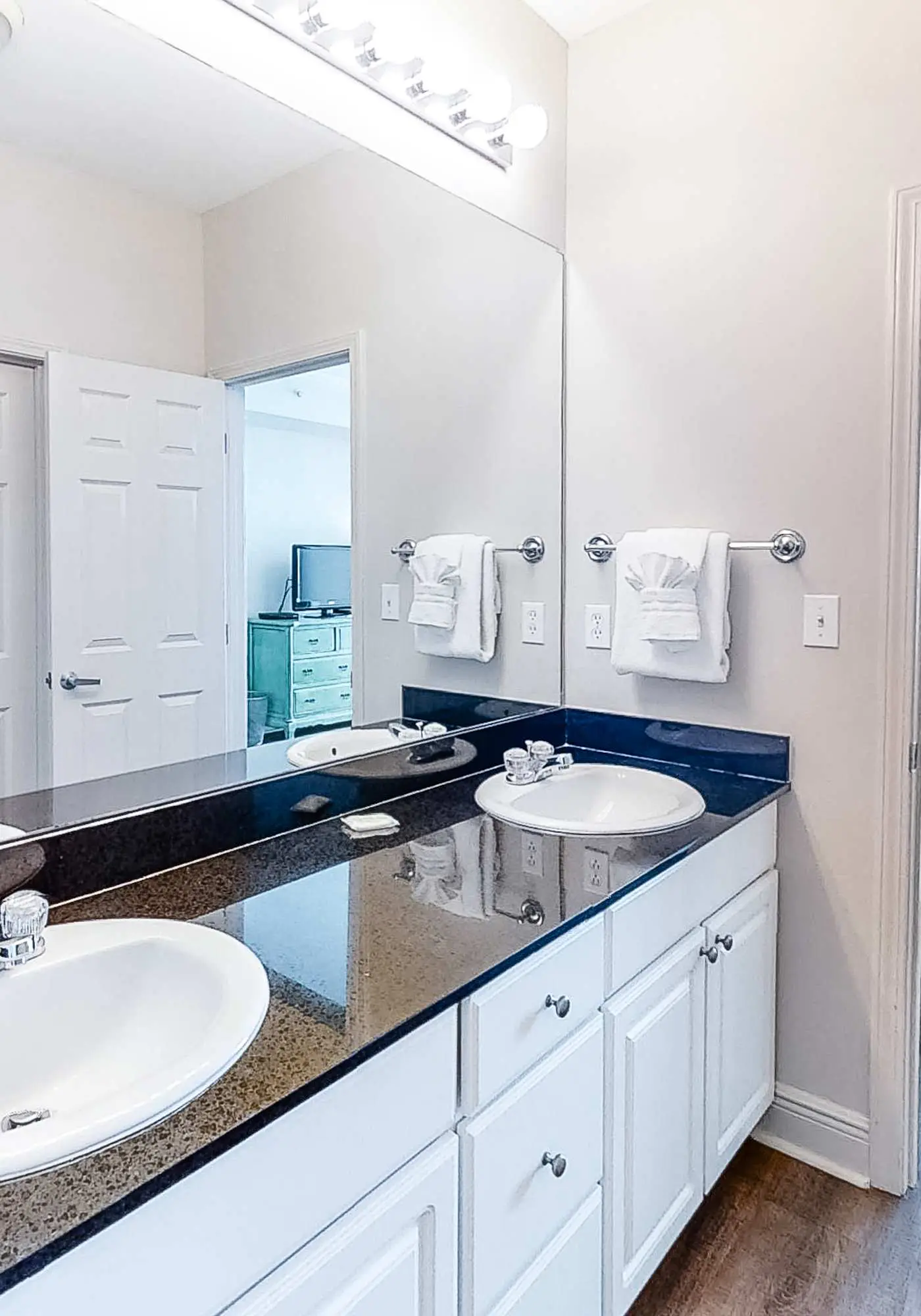 Gulf-front condo with pool, sauna, washer dryer, central AC, & gym