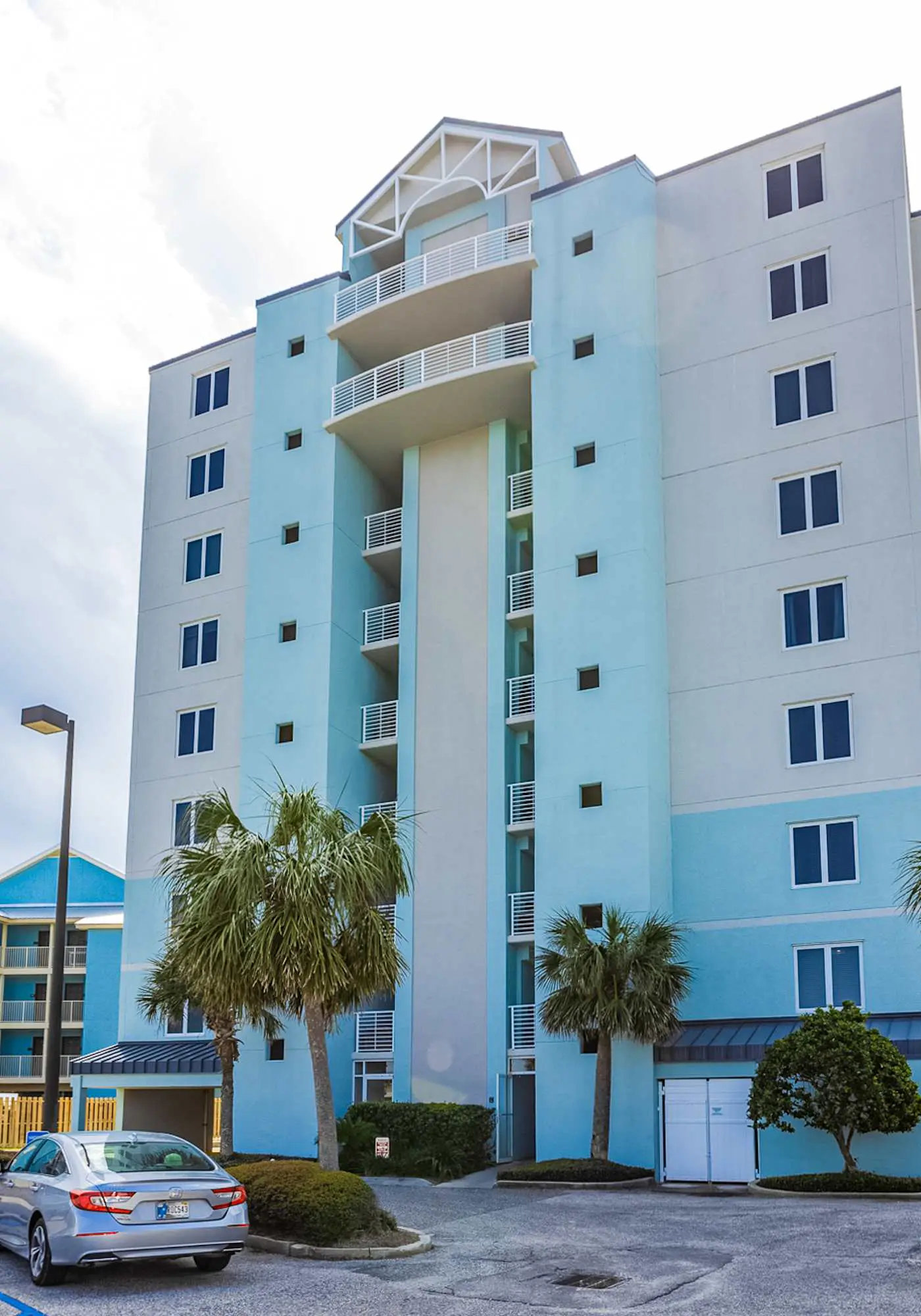 Bright and Convenient Condo Overlooking the Gulf + Shared Pool, Free WiFi