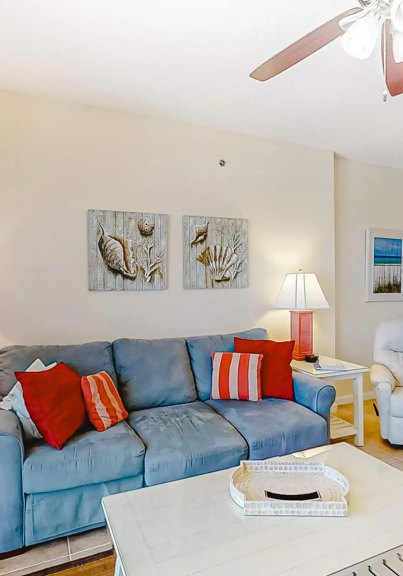 Bright and Convenient Condo Overlooking the Gulf + Shared Pool, Free WiFi