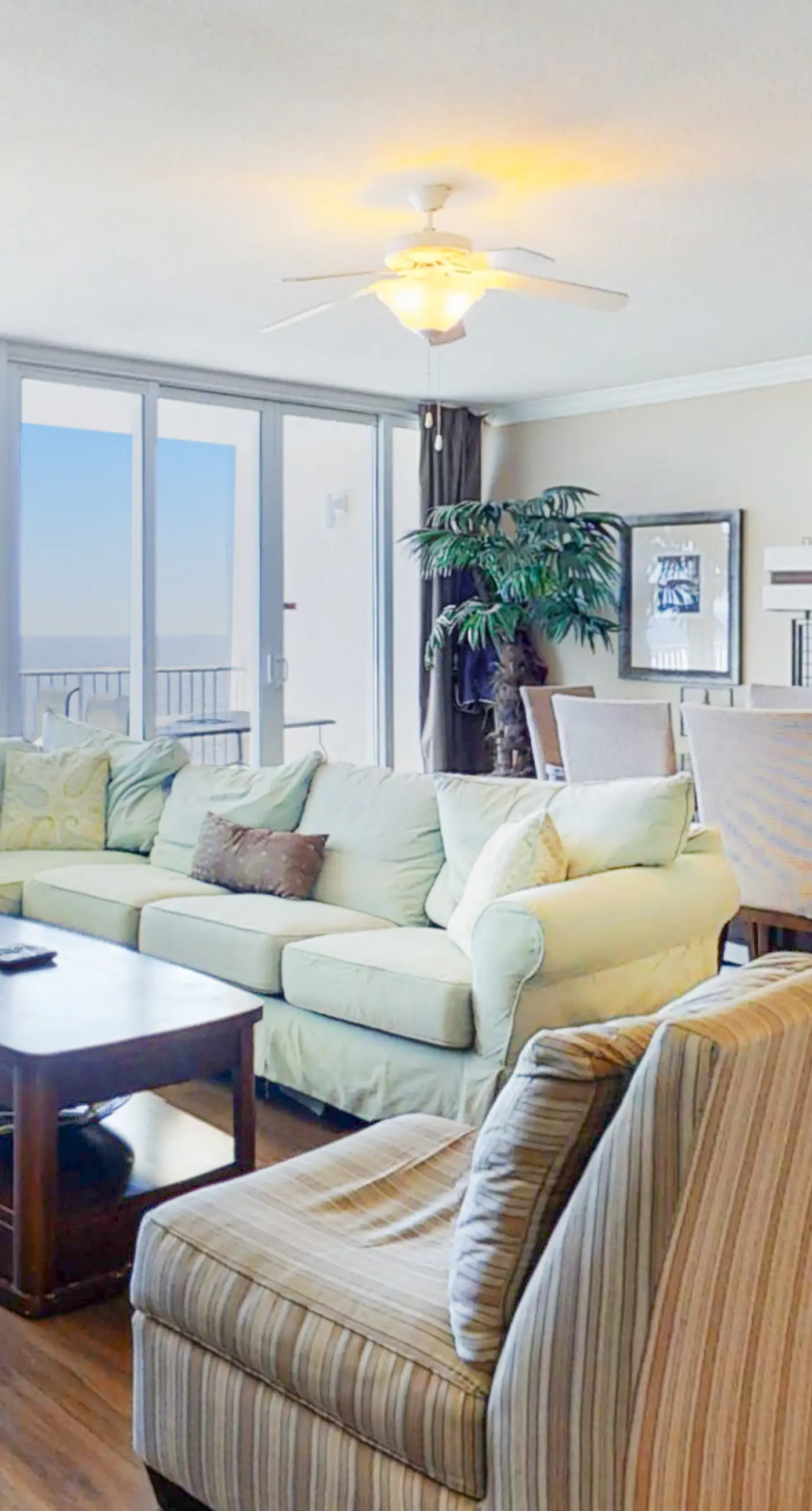 Gulf-front penthouse with pool, sauna, washer,dryer, & central AC