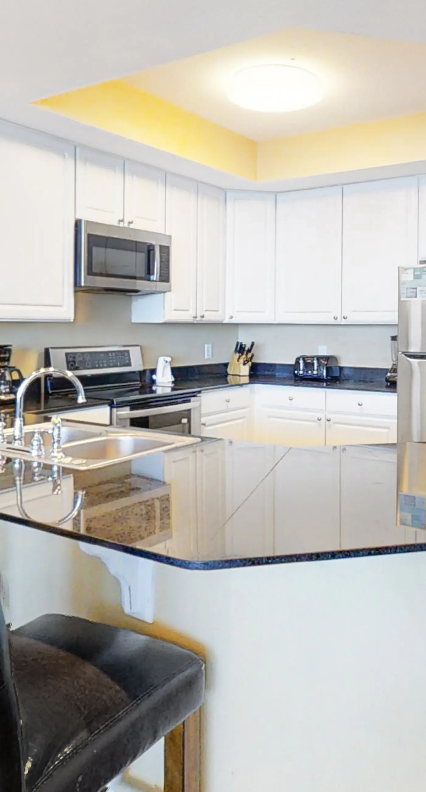 Gulf-front penthouse with pool, sauna, washer,dryer, & central AC