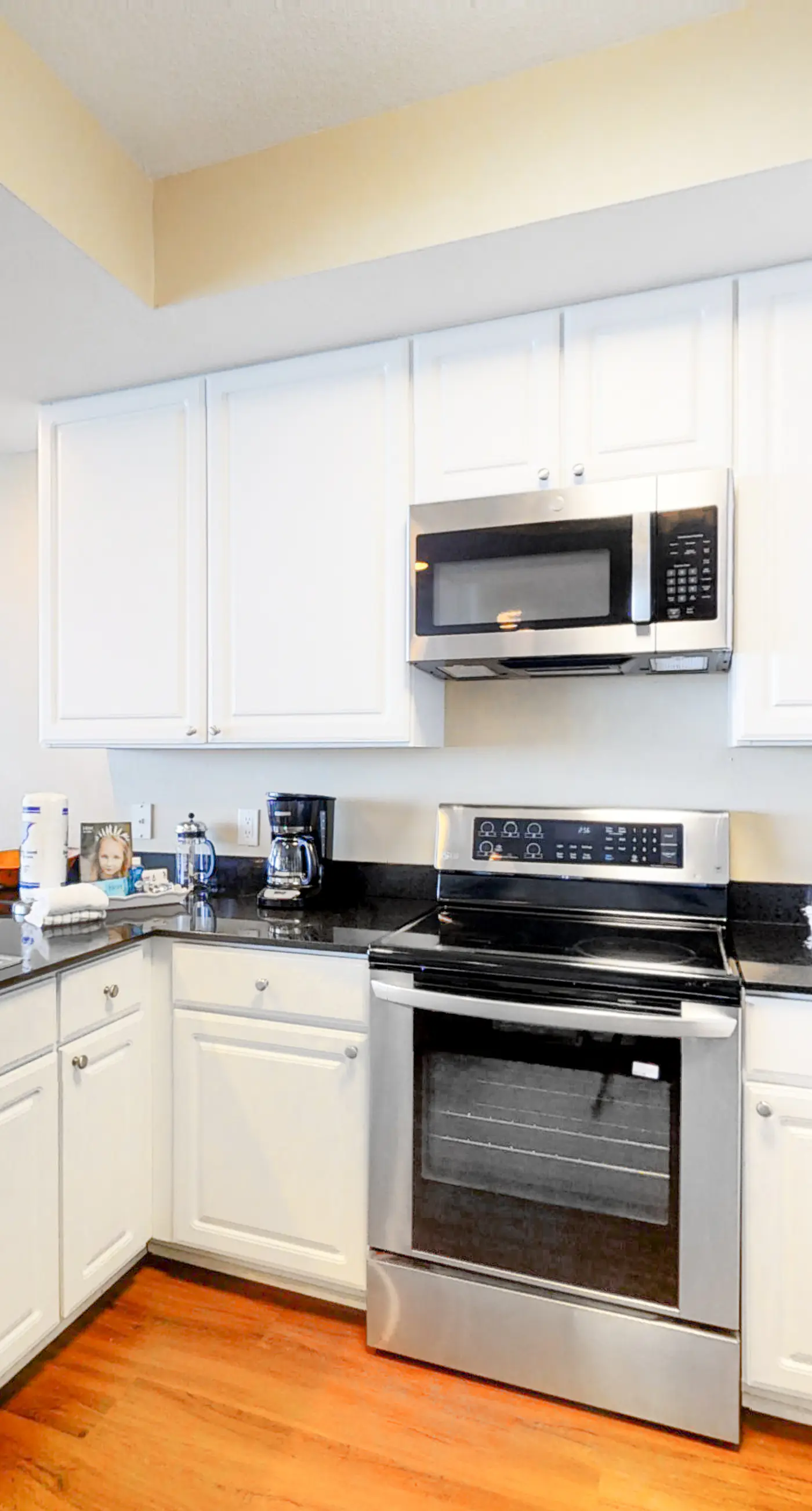 Gulf-front penthouse with pool, sauna, washer,dryer, & central AC