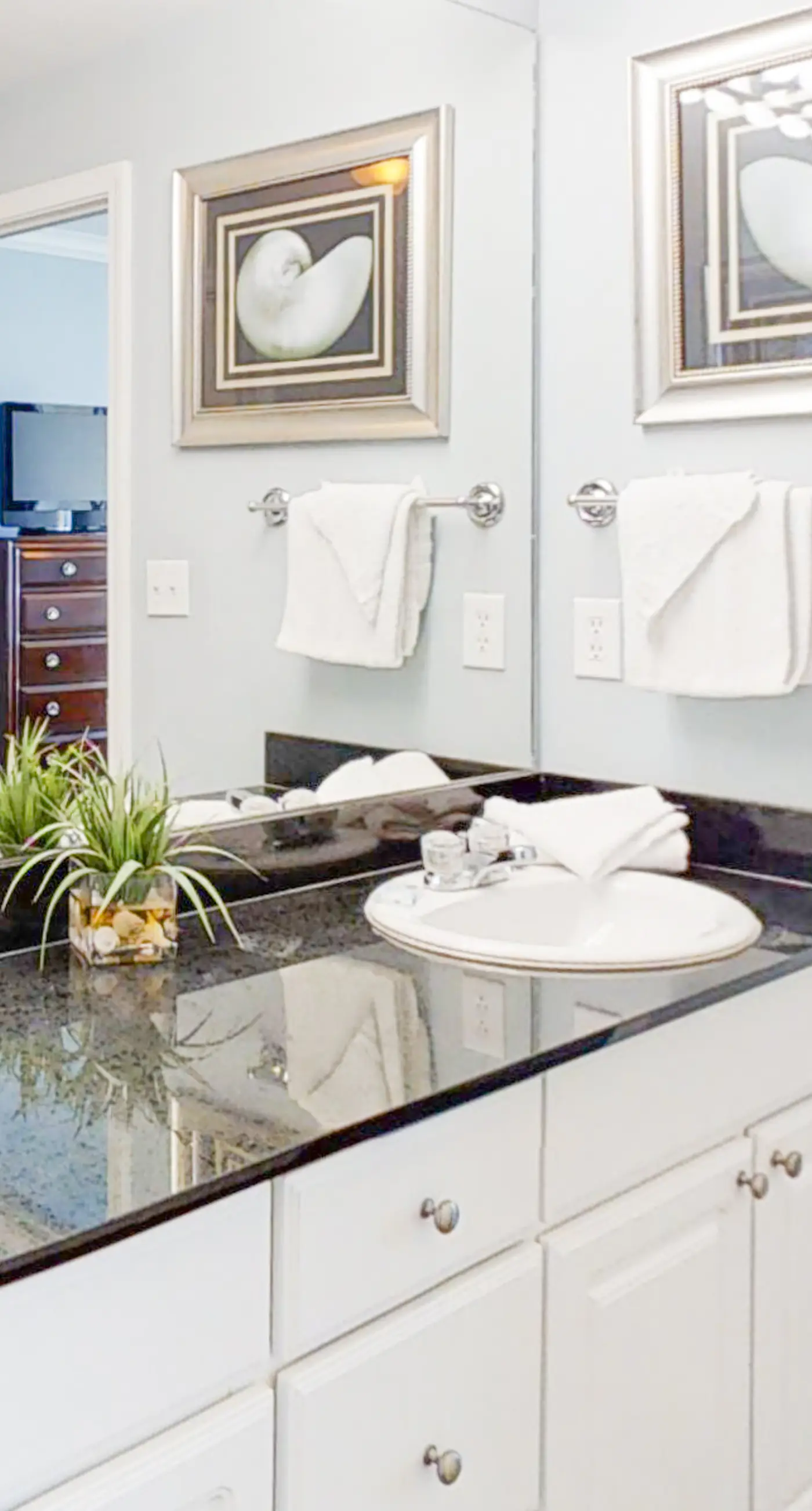 Gulf-front penthouse with pool, sauna, washer,dryer, & central AC