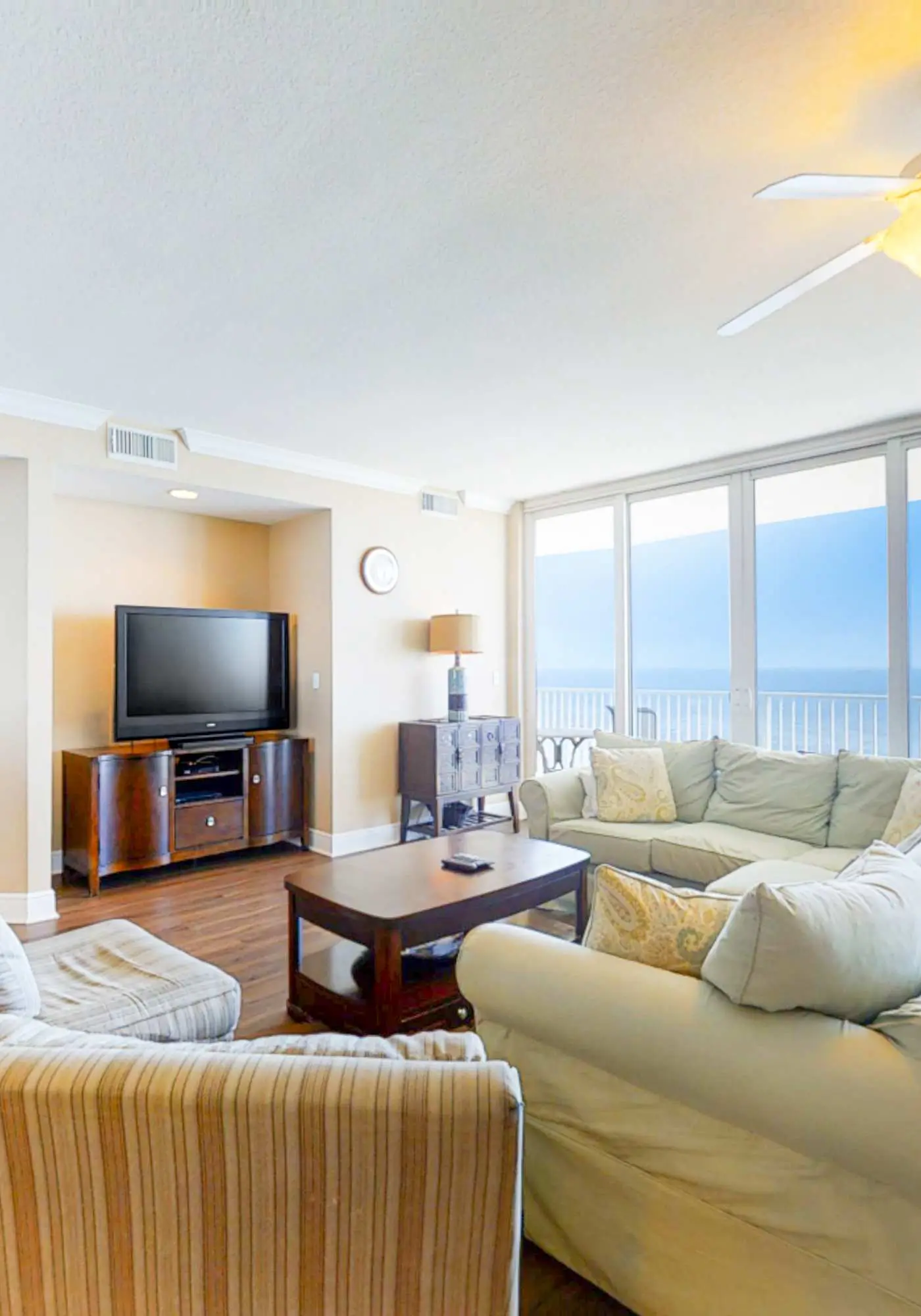 Gulf-front penthouse with pool, sauna, washer,dryer, & central AC